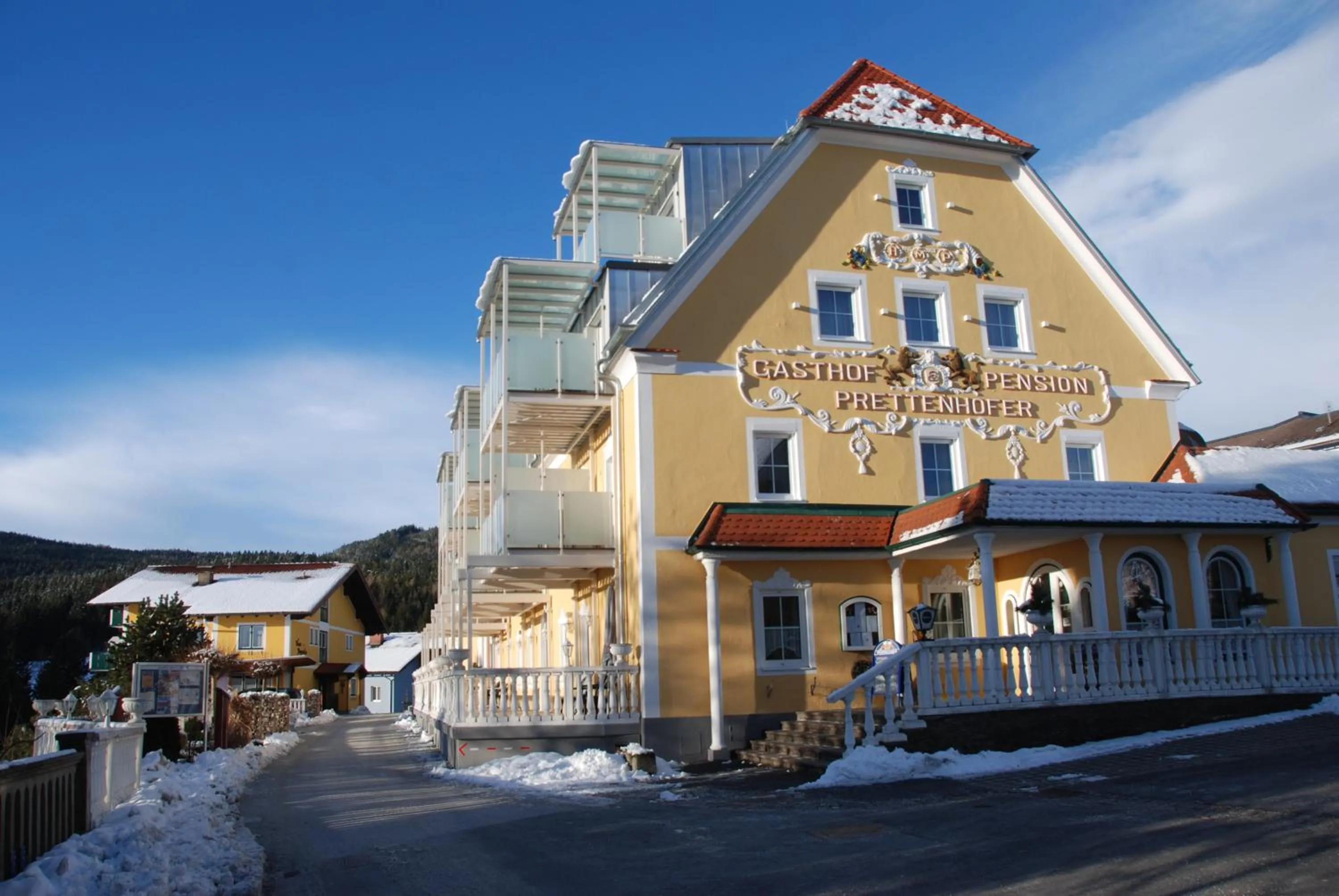 Facade/entrance in Joglland Hotel Prettenhofer