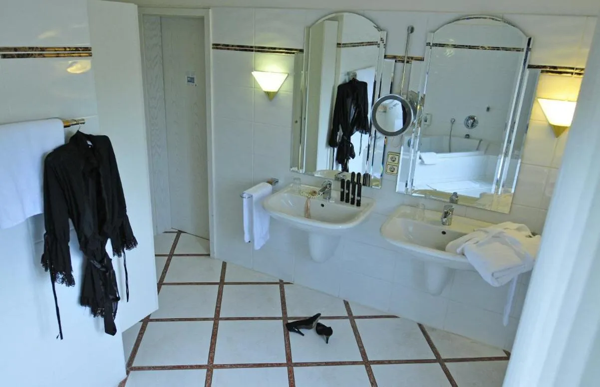 Bathroom in Hotel Haus Reichert