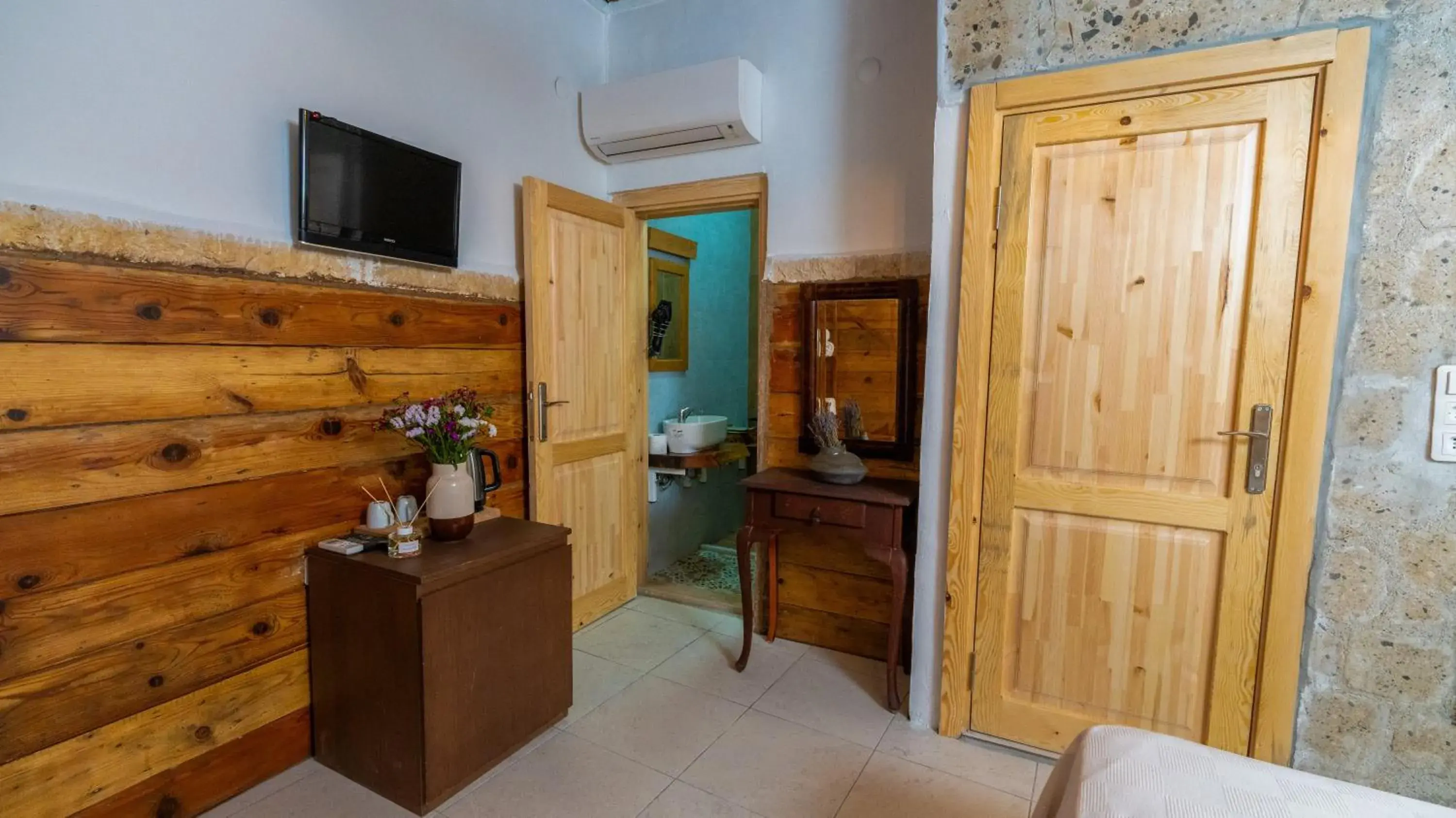 Bed in Woodstock Alaçatı Bed in Woodstock Alaçatı