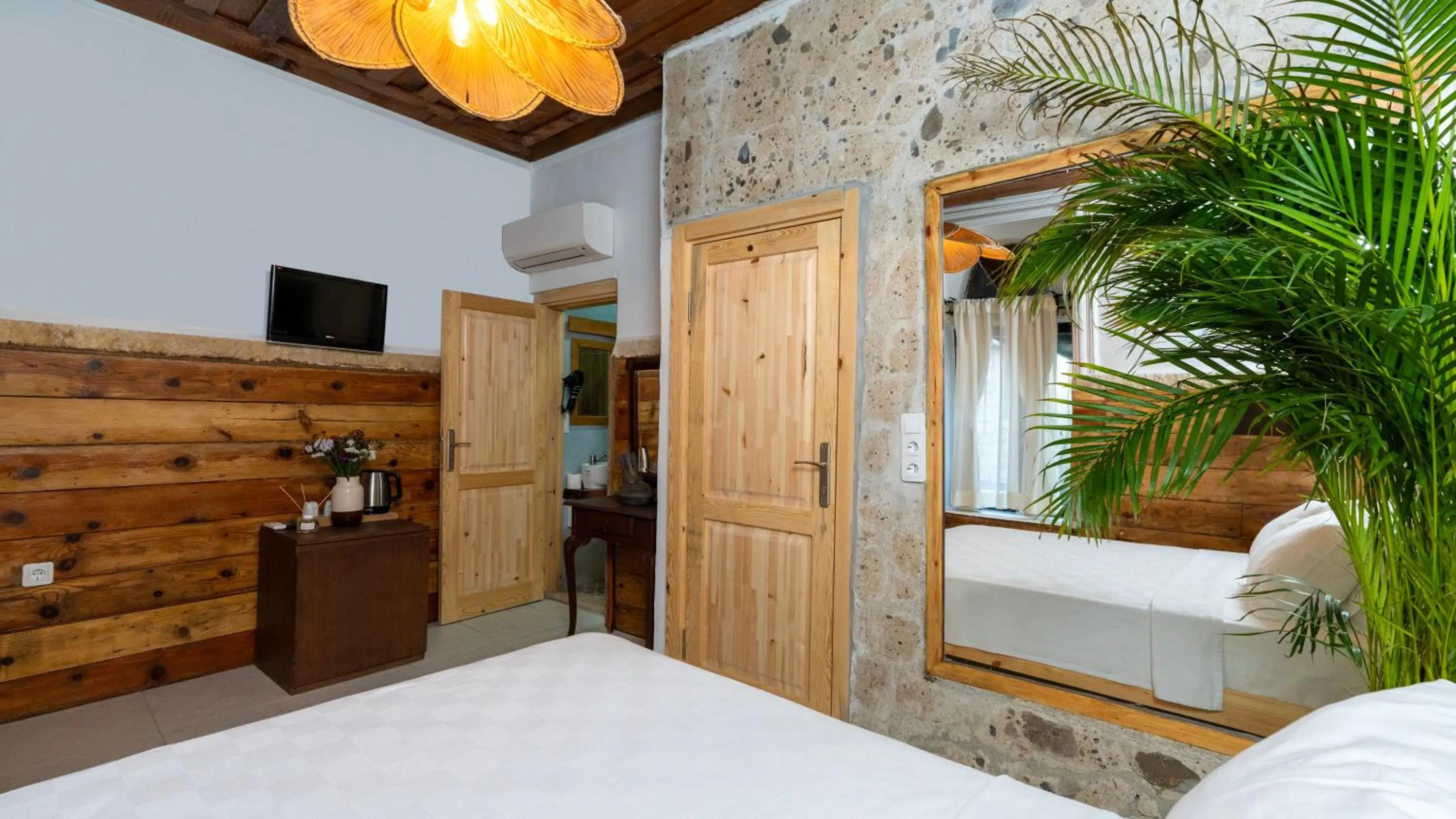 Bed in Woodstock Alaçatı