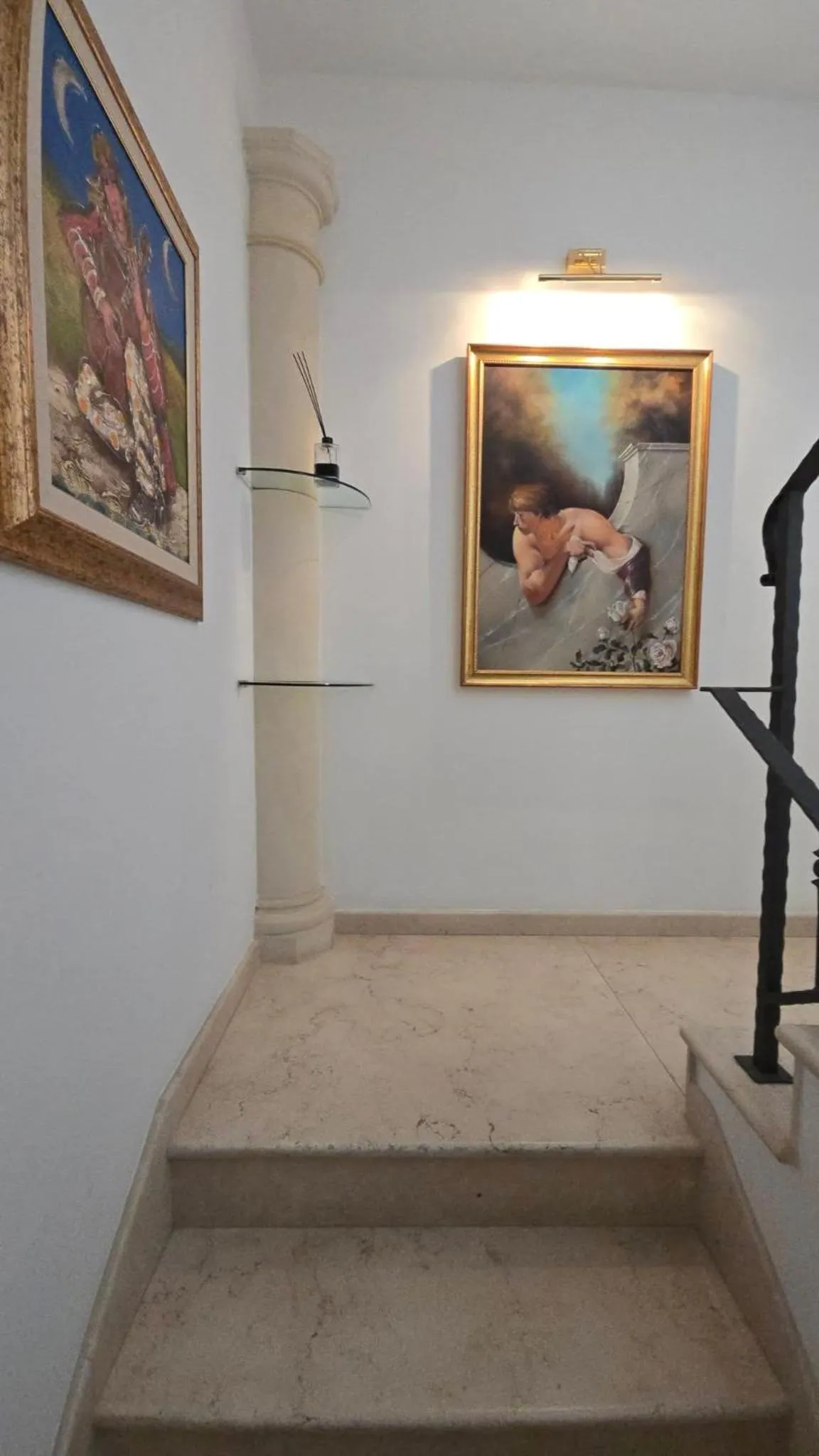 Facade/entrance in station69 location