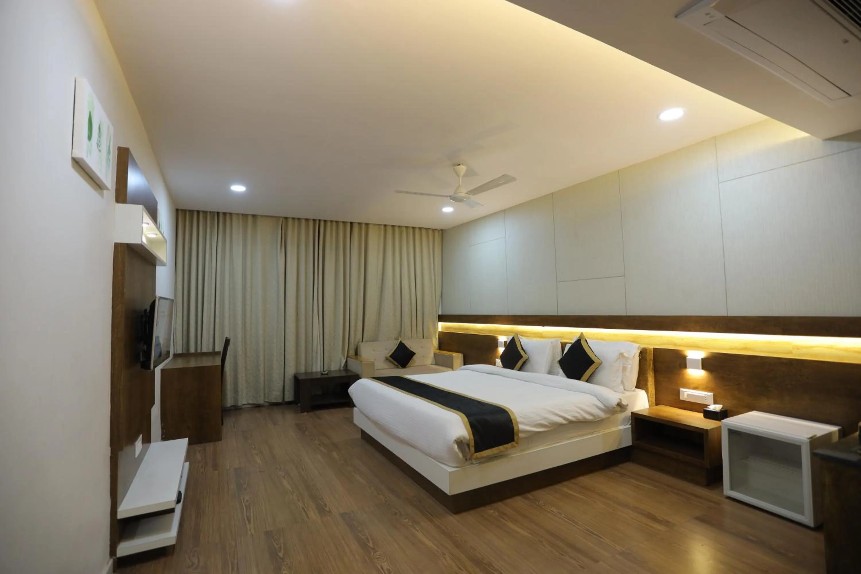 Bedroom, Bed in THE GRAND ASTORIA SOMANTH by Shivalaya Darshanam