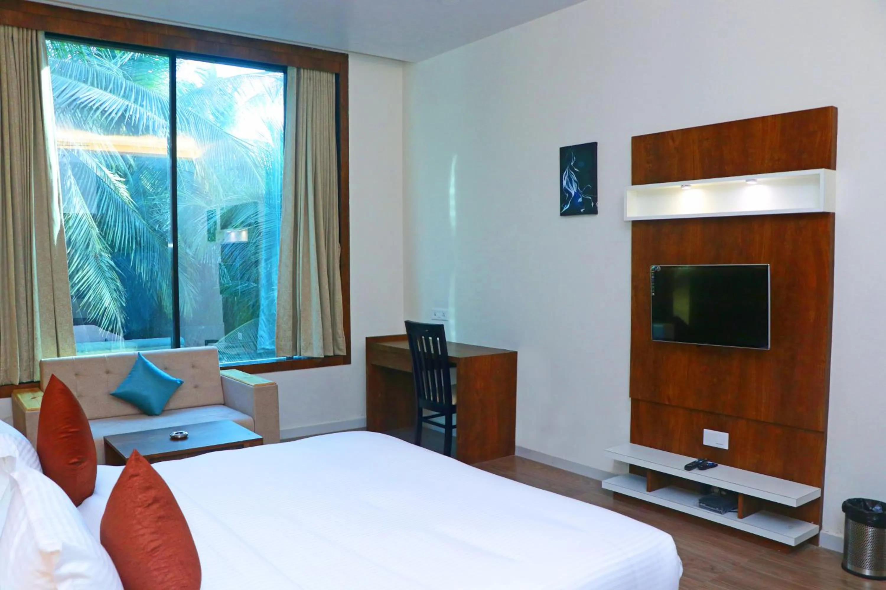 Garden view, Bed in THE GRAND ASTORIA SOMANTH by Shivalaya Darshanam