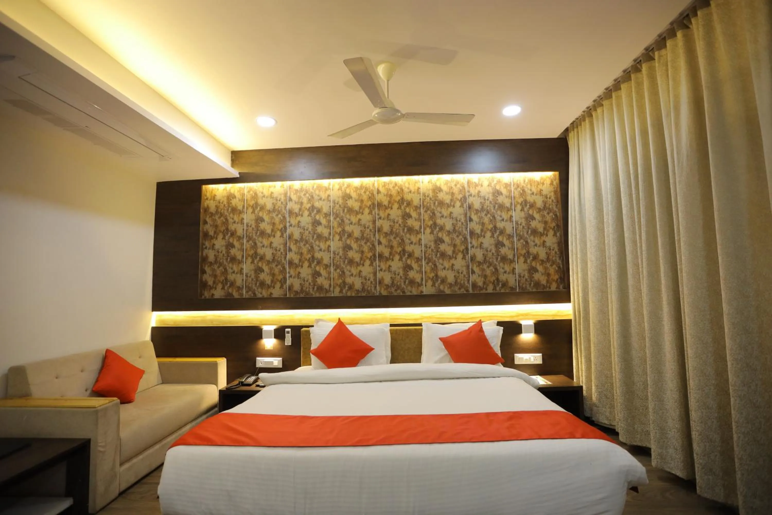 Bed in THE GRAND ASTORIA SOMANTH by Shivalaya Darshanam