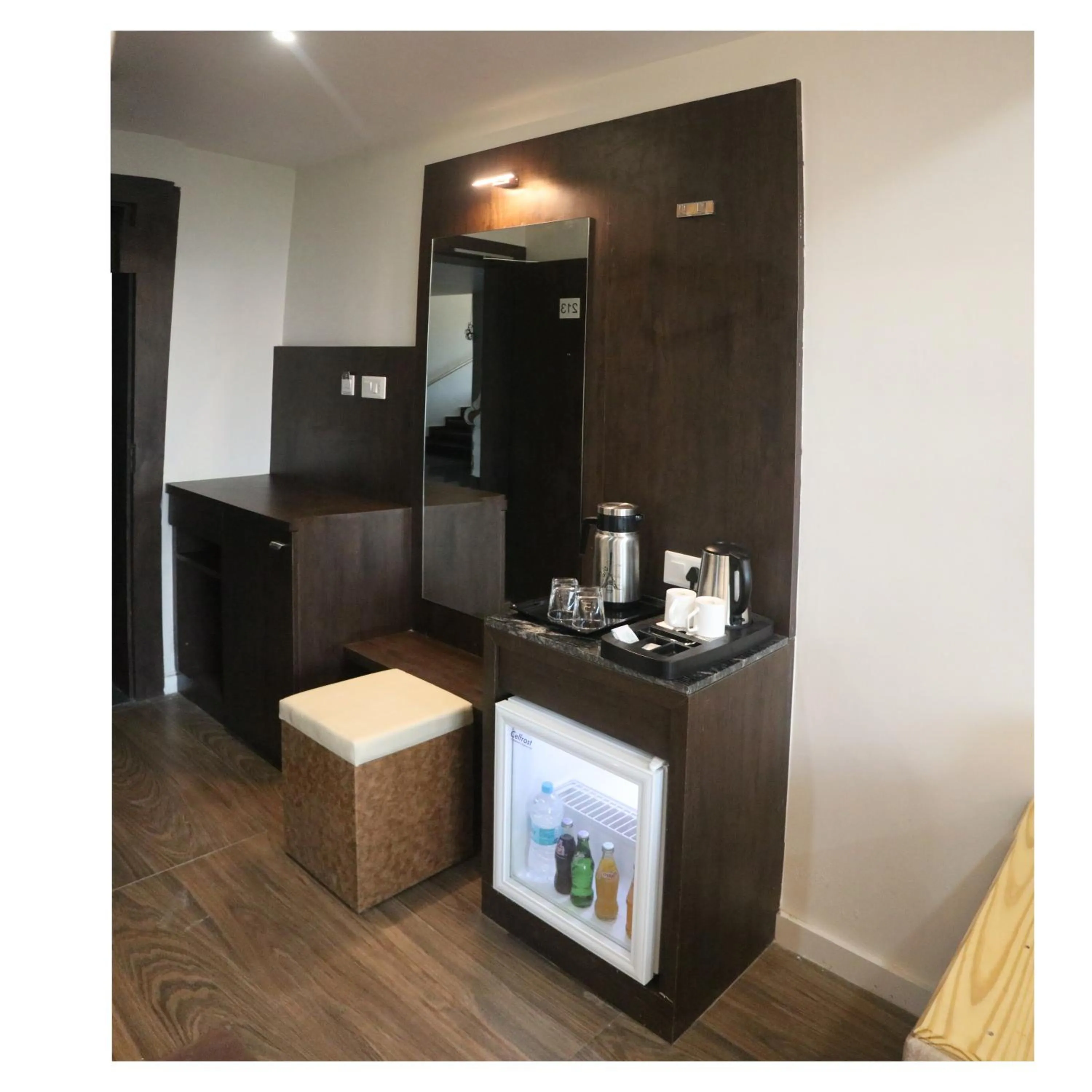 Communal kitchen in THE GRAND ASTORIA SOMANTH by Shivalaya Darshanam