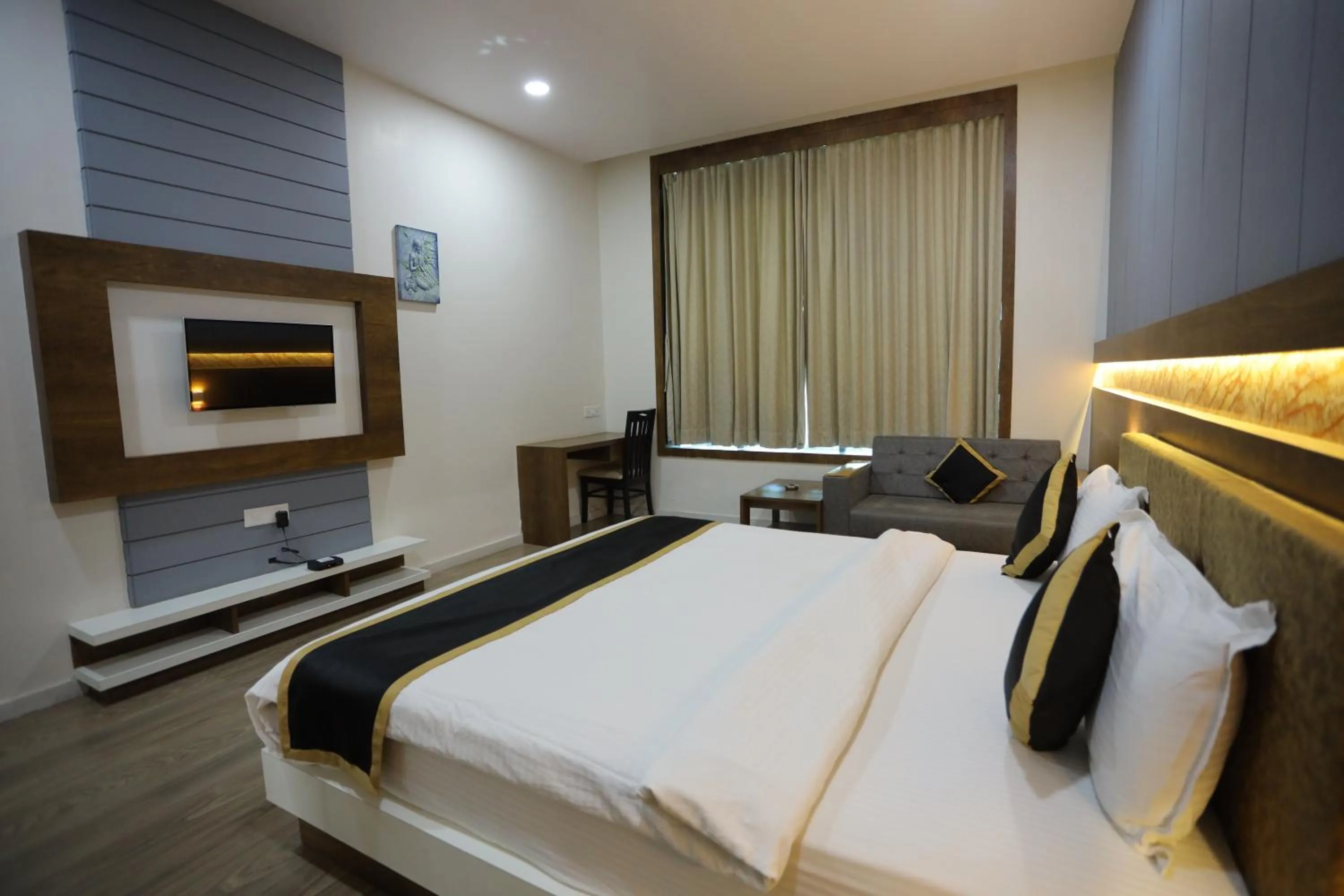 Bedroom, Bed in THE GRAND ASTORIA SOMANTH by Shivalaya Darshanam