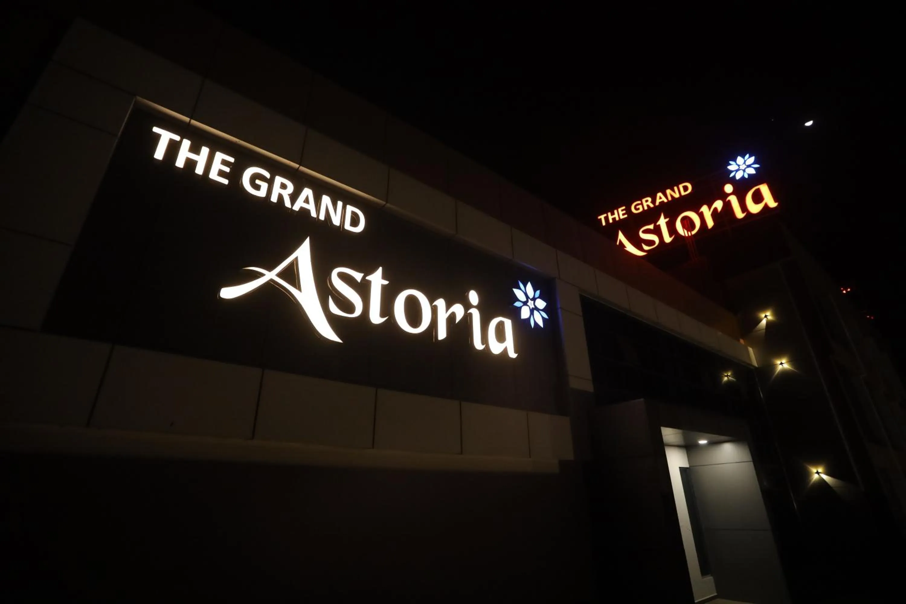 Property building in THE GRAND ASTORIA SOMANTH by Shivalaya Darshanam