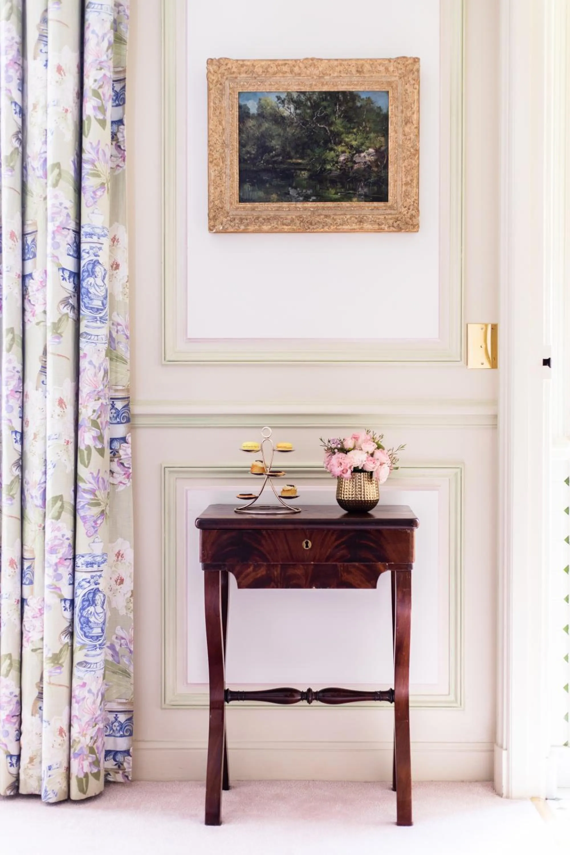 Living room in Domaine les Crayères