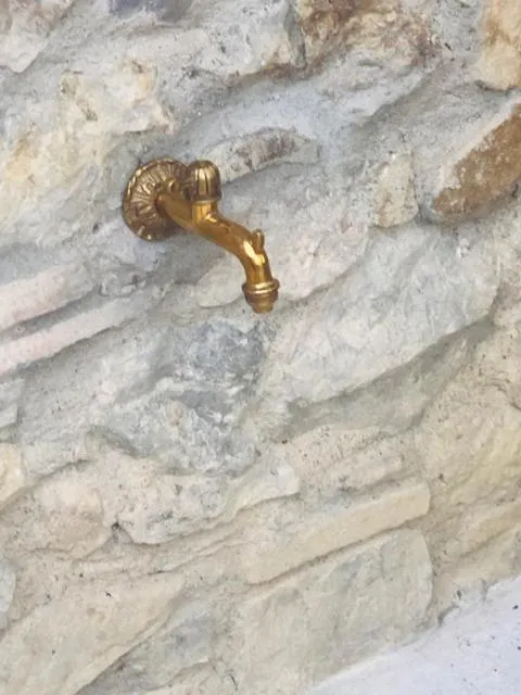 Property building in La Magnolia