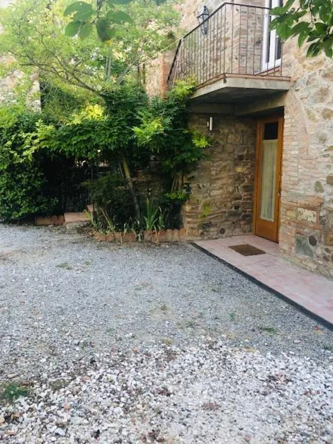 Property building in La Magnolia