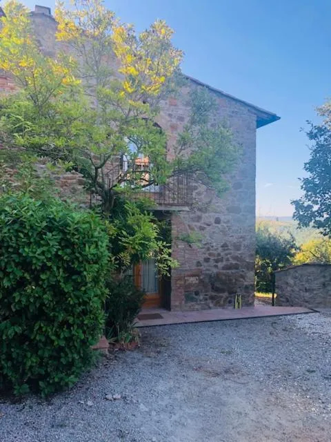 Property building in La Magnolia