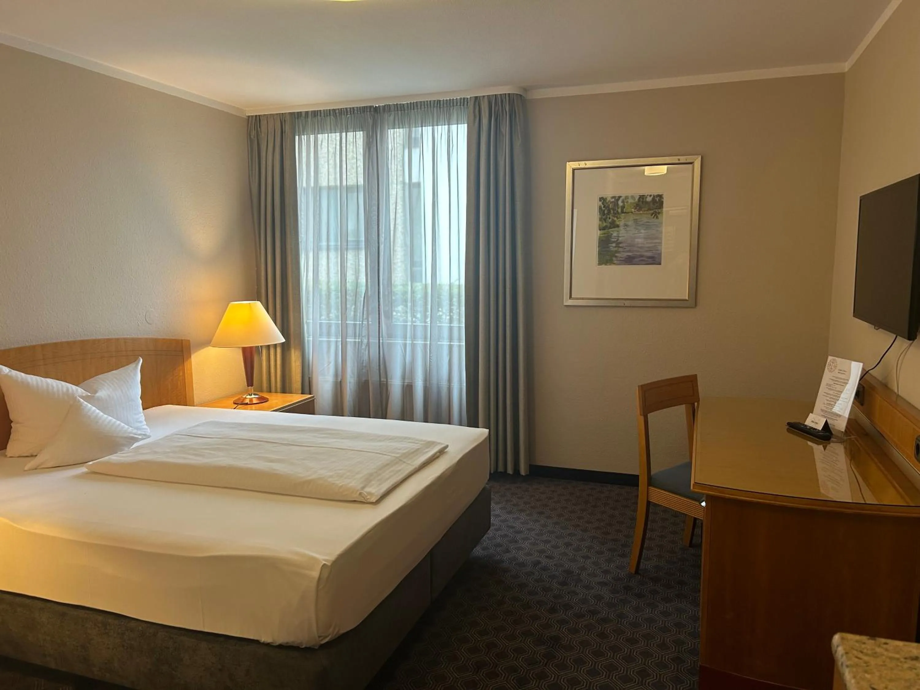 Photo of the whole room, Bed in Hotel Das Kleine Ritz