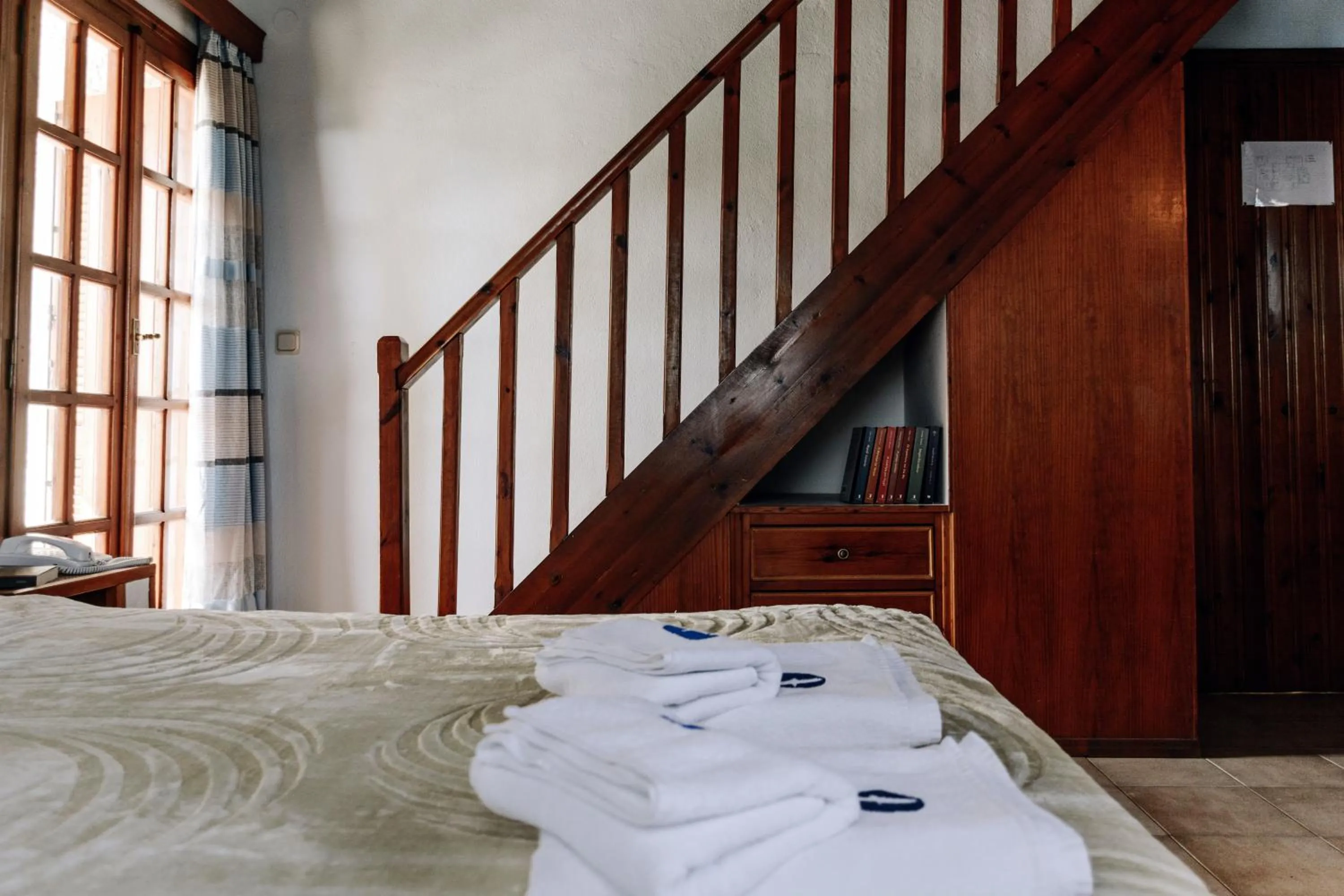 Photo of the whole room, Bed in Drymna