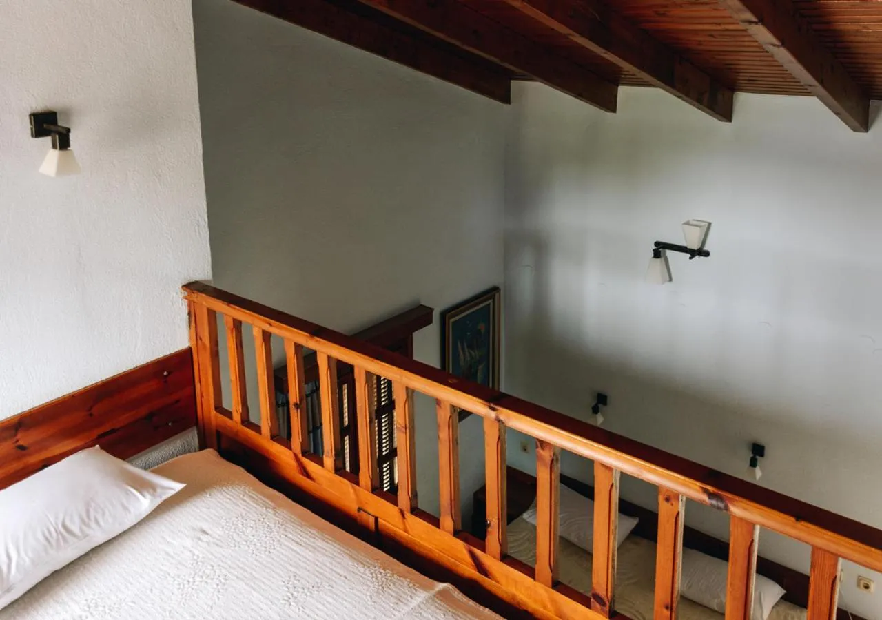 Photo of the whole room, Bed in Drymna