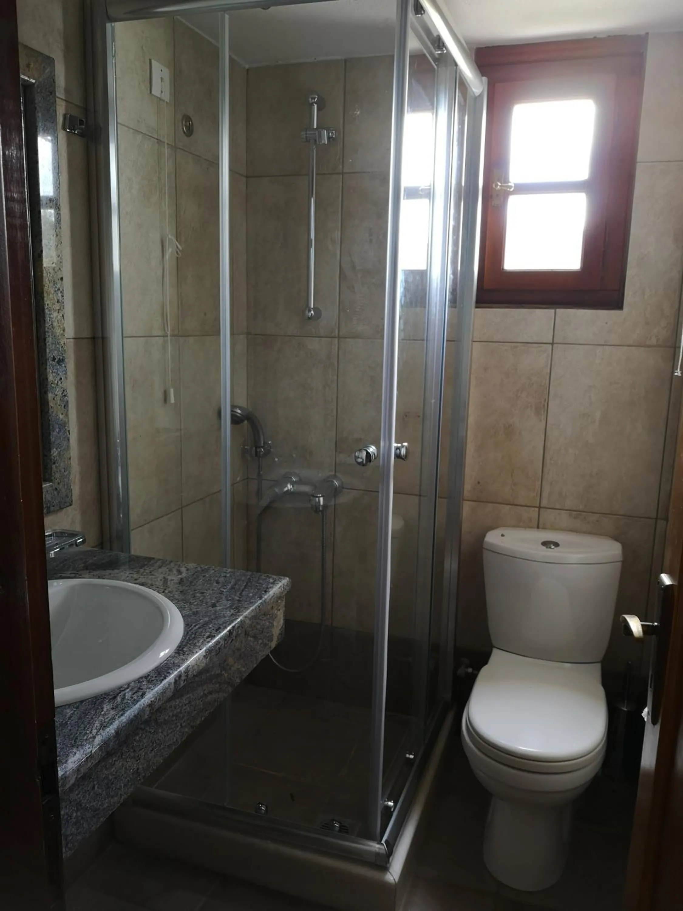 Shower in Drymna