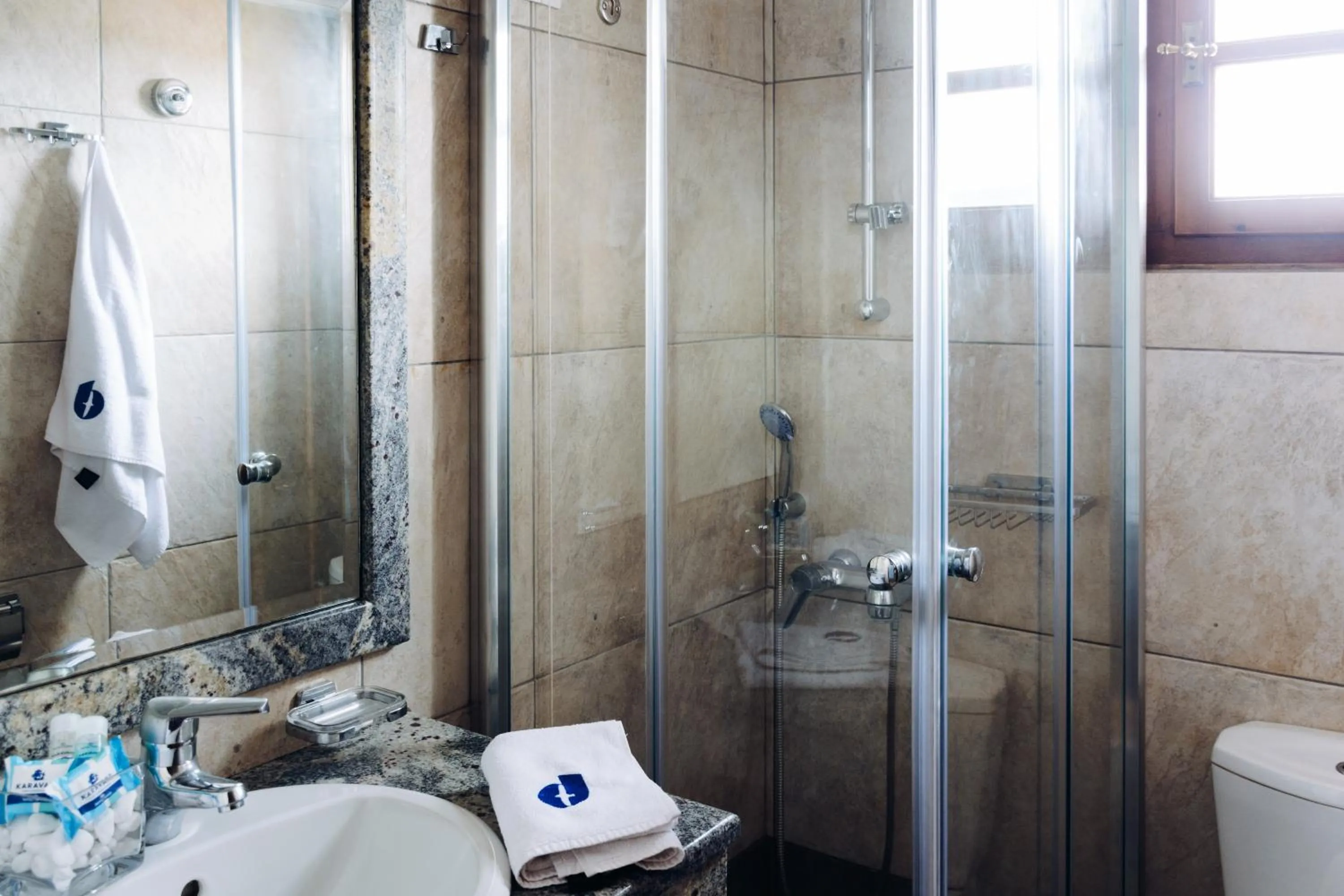 Bathroom in Drymna