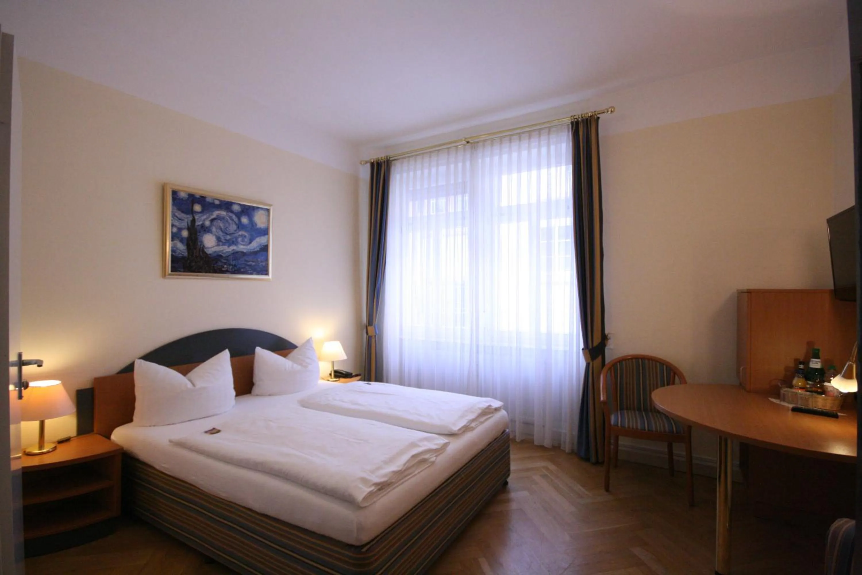 Photo of the whole room, Bed in Altstadt Hotel