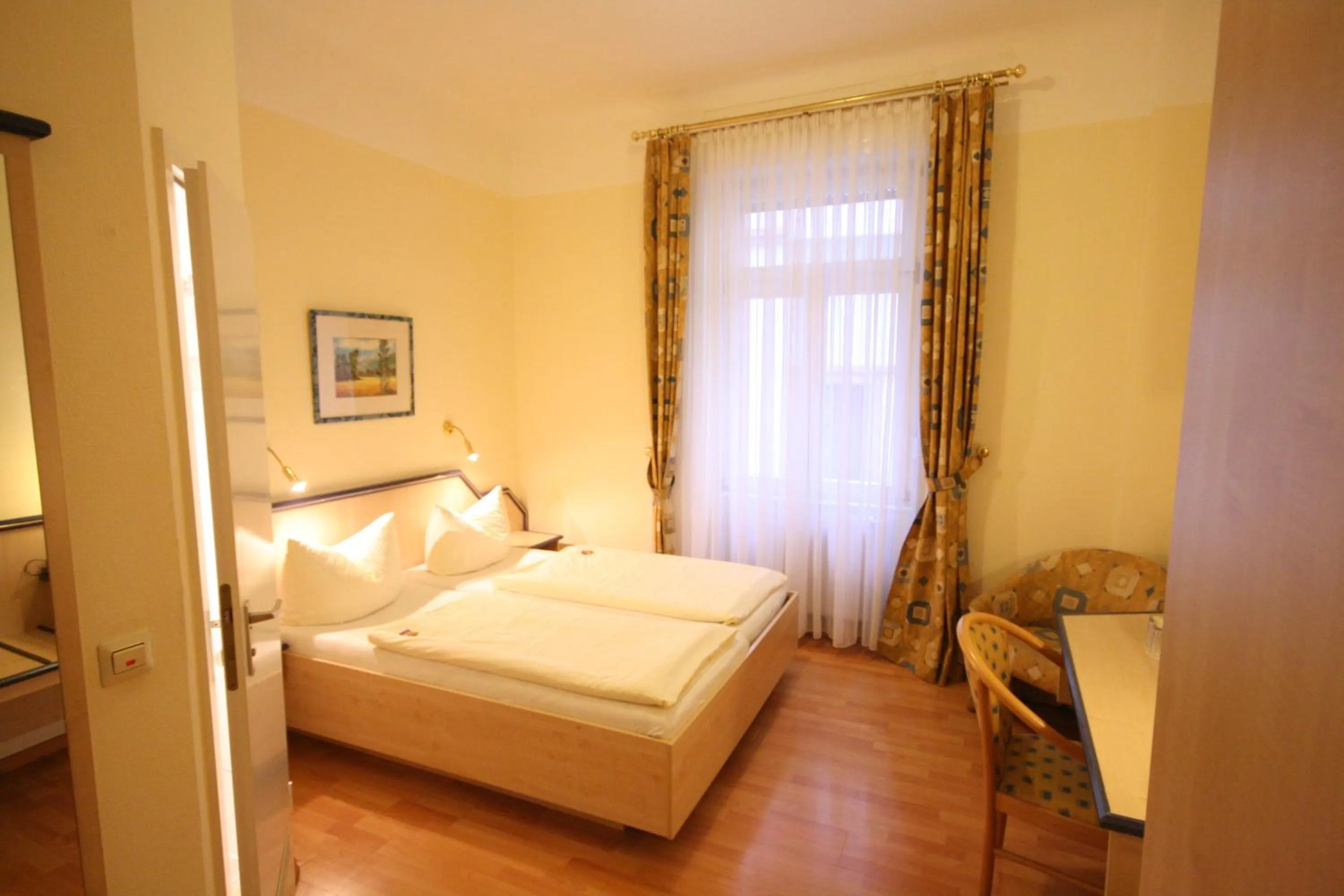 Photo of the whole room, Bed in Altstadt Hotel