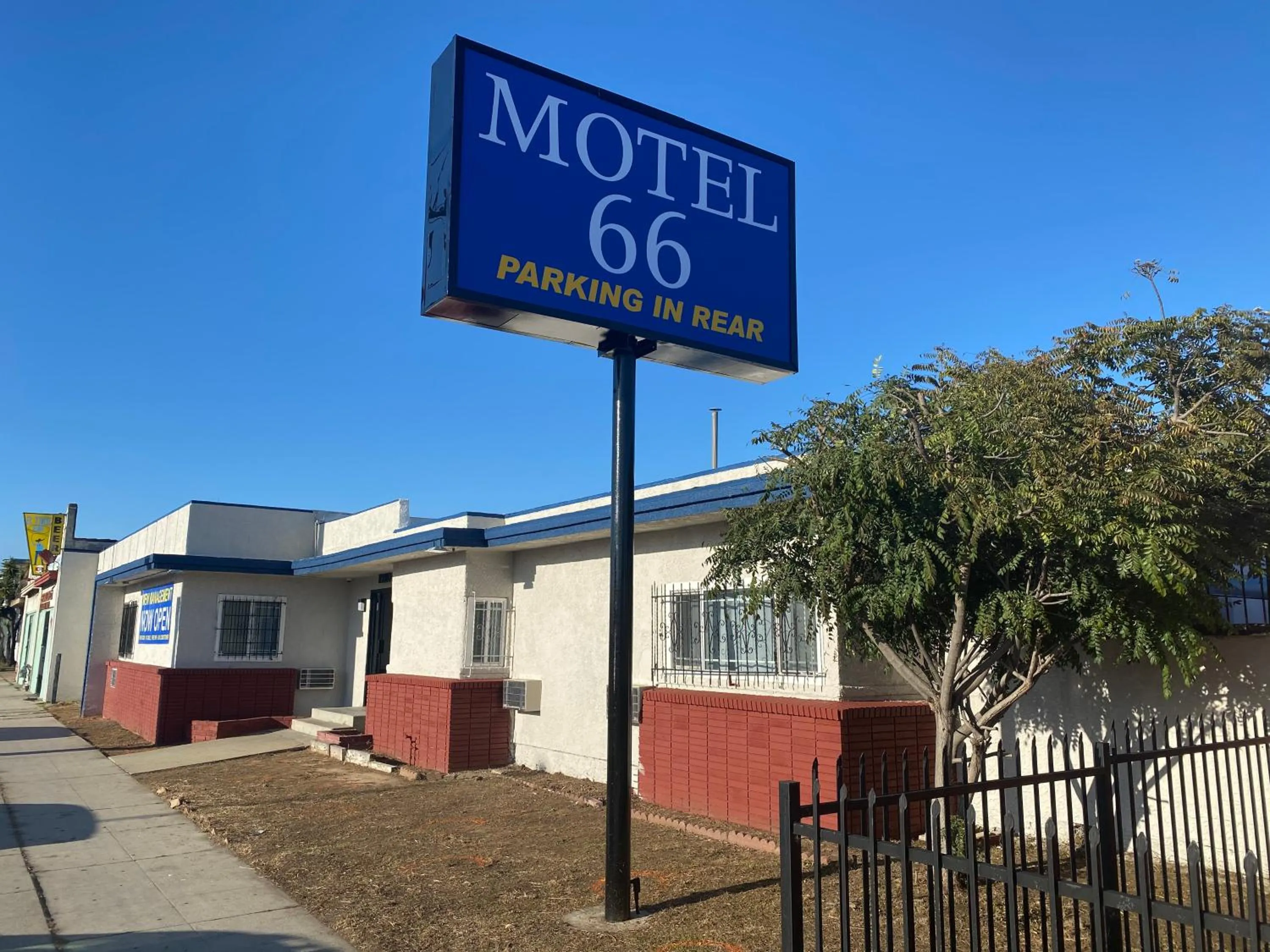 Property building in Motel 66 Los Angeles