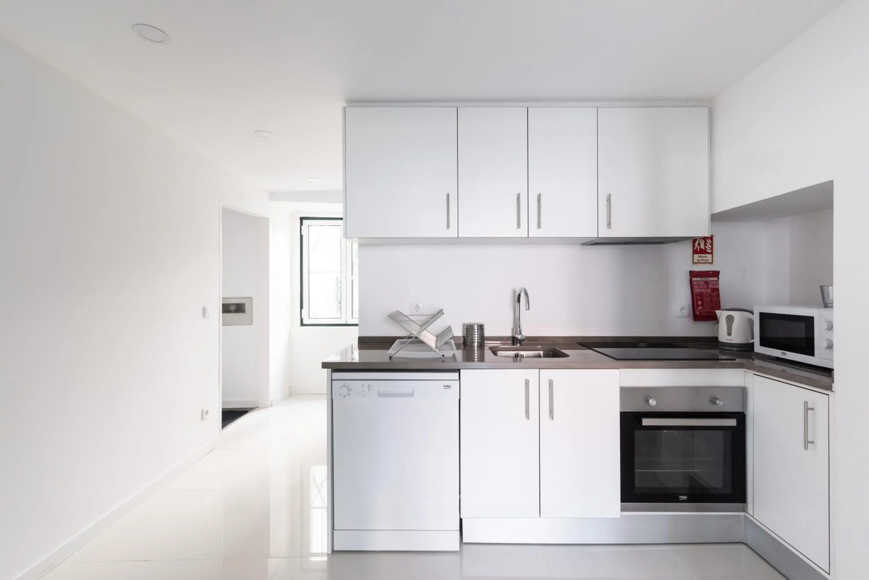 Kitchen or kitchenette in City Stays Cais do Sodre Apartments Kitchen or kitchenette in City Stays Cais do Sodre Apartments