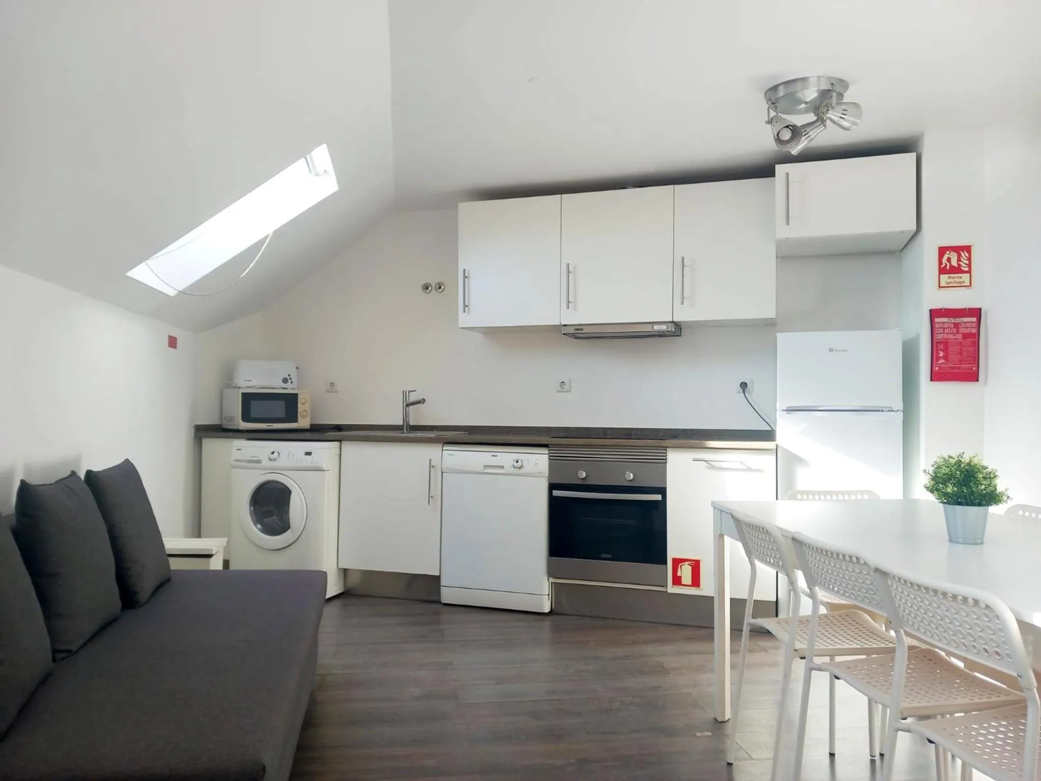 Kitchen or kitchenette in City Stays Cais do Sodre Apartments