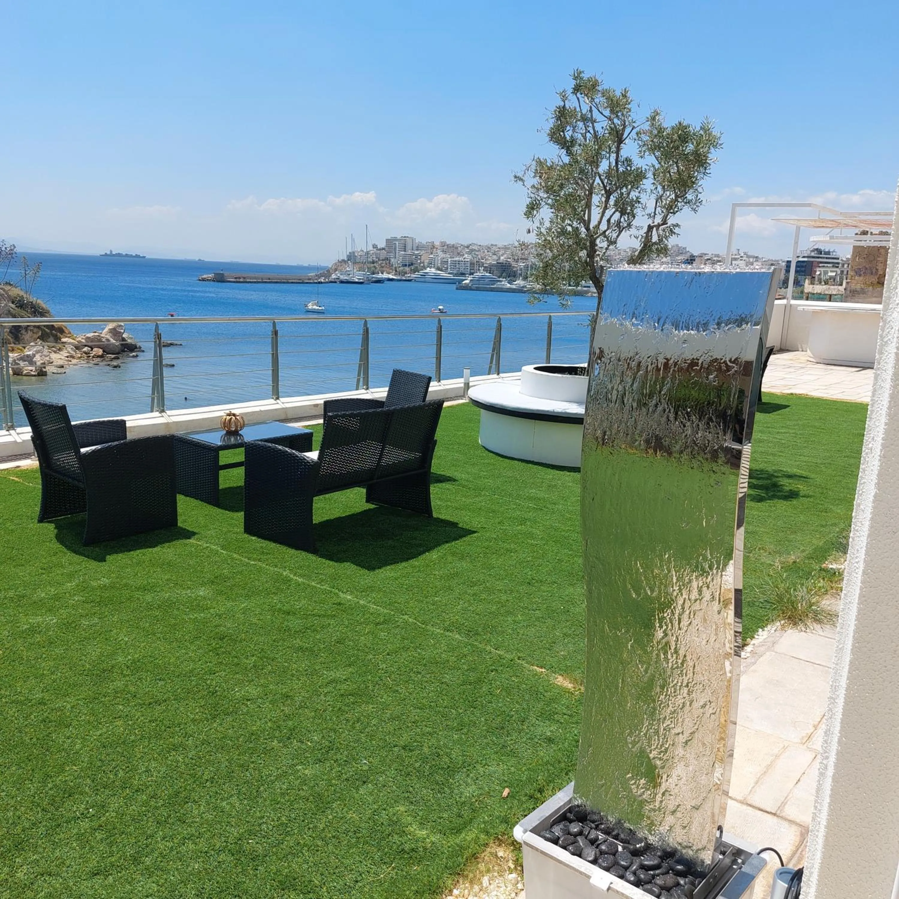Garden in BEDWAVE Seaside Mansion