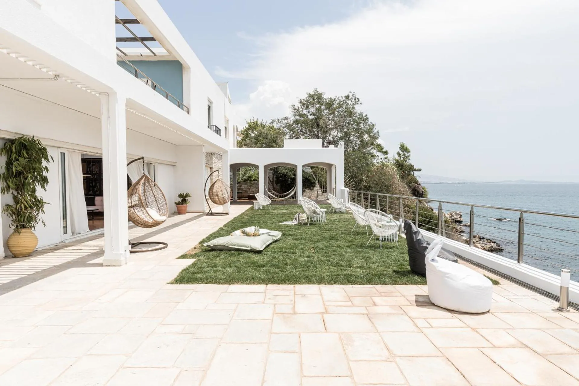 Natural landscape in BEDWAVE Seaside Mansion