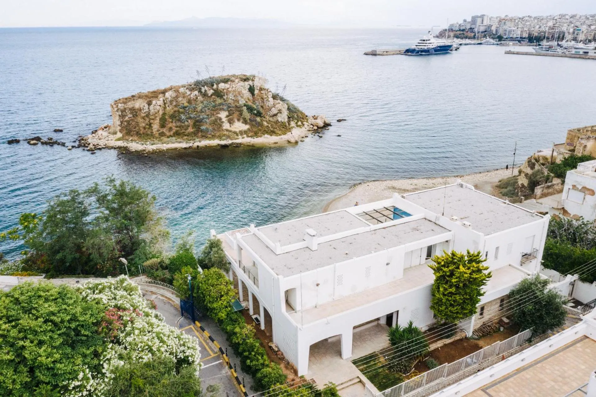 Property building in BEDWAVE Seaside Mansion