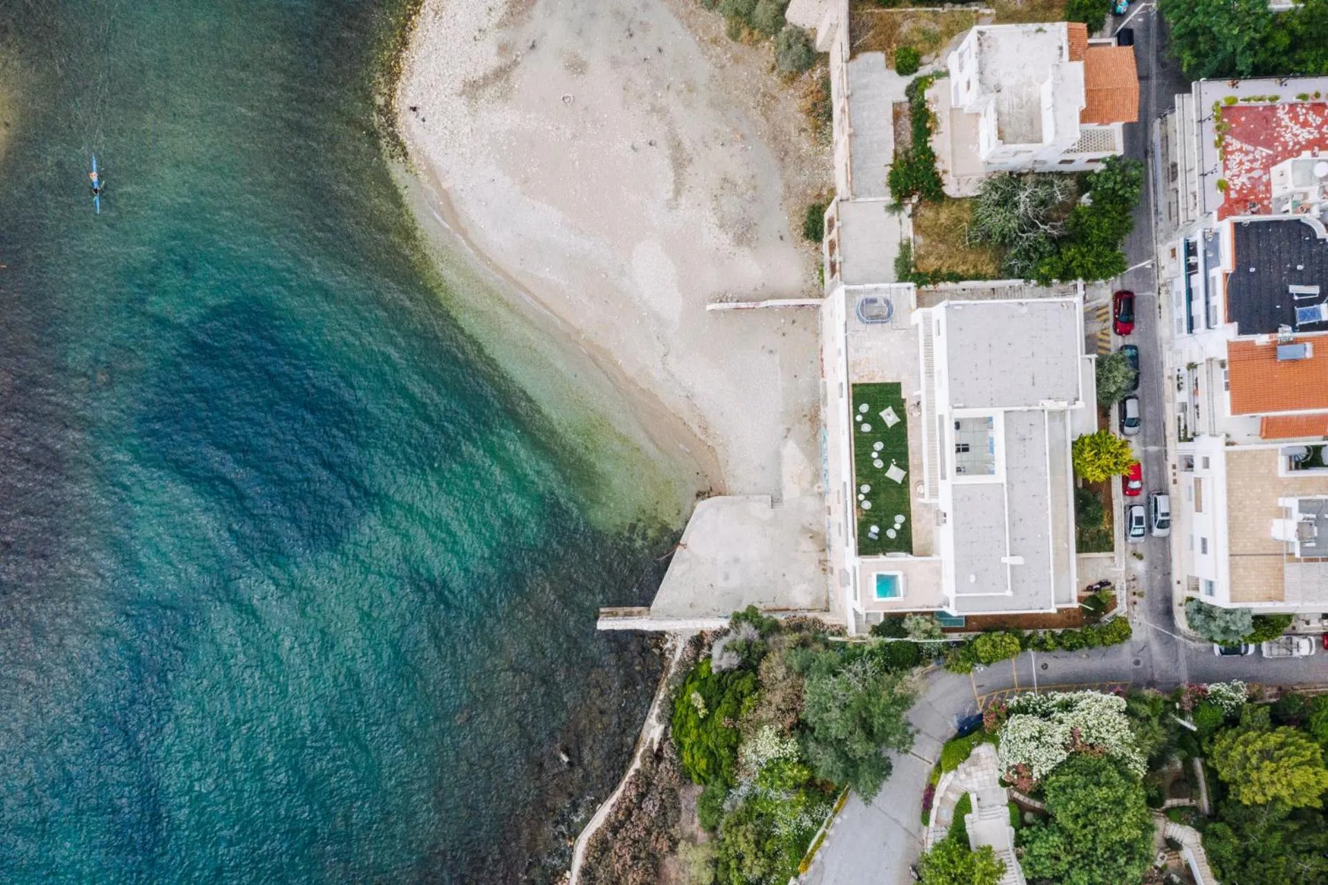 BEDWAVE Seaside Mansion