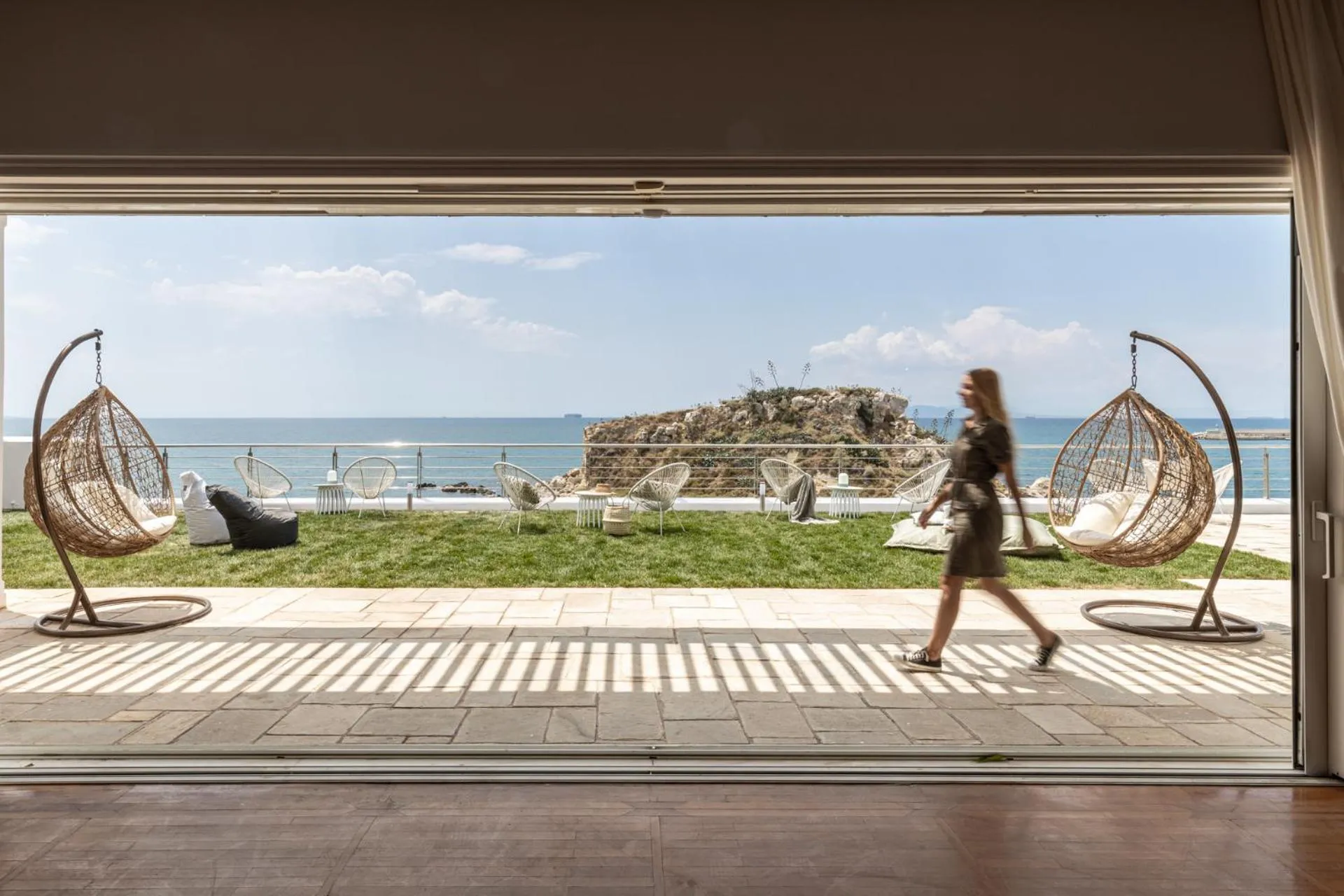 Patio in BEDWAVE Seaside Mansion