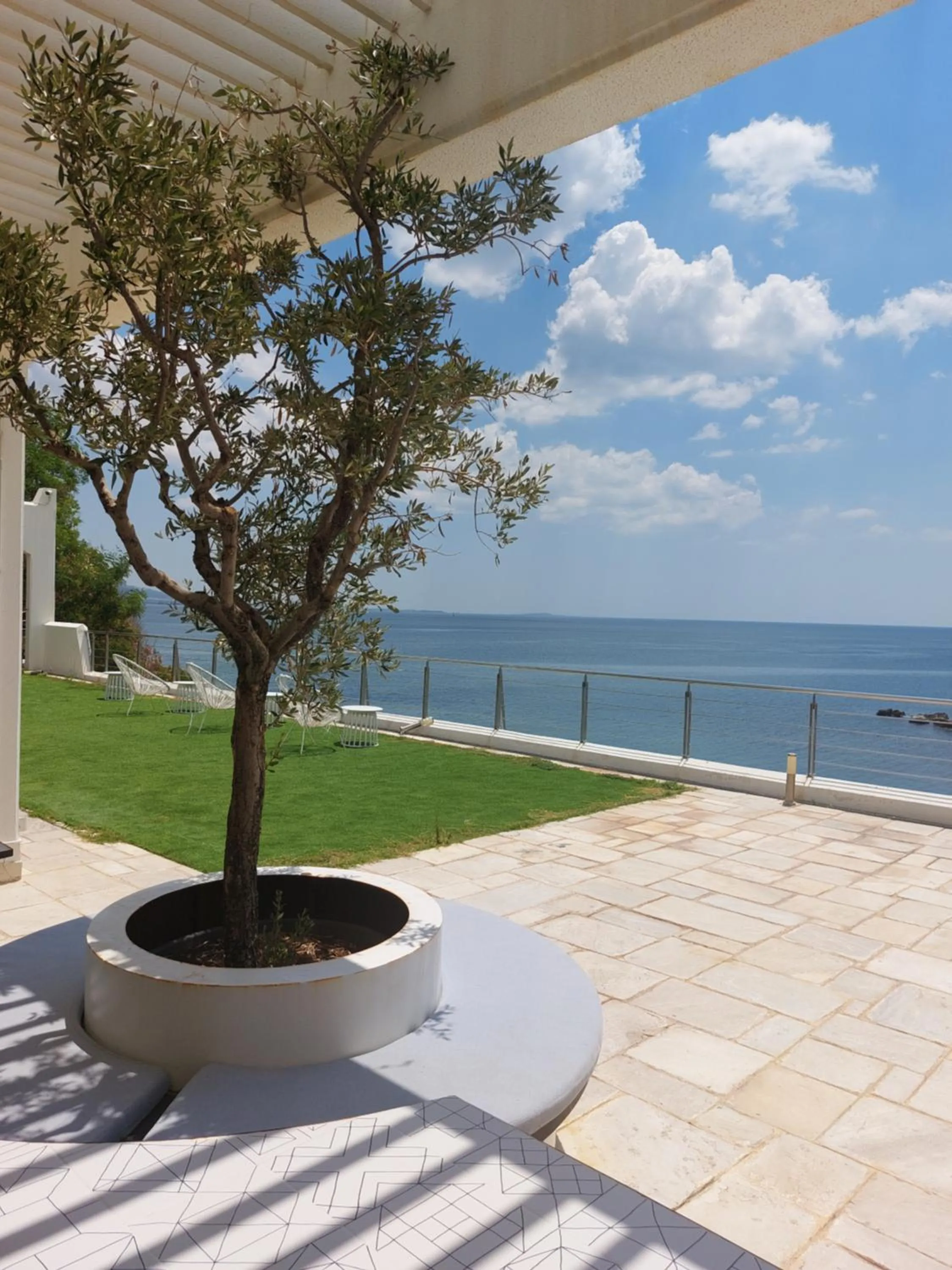 Day in BEDWAVE Seaside Mansion