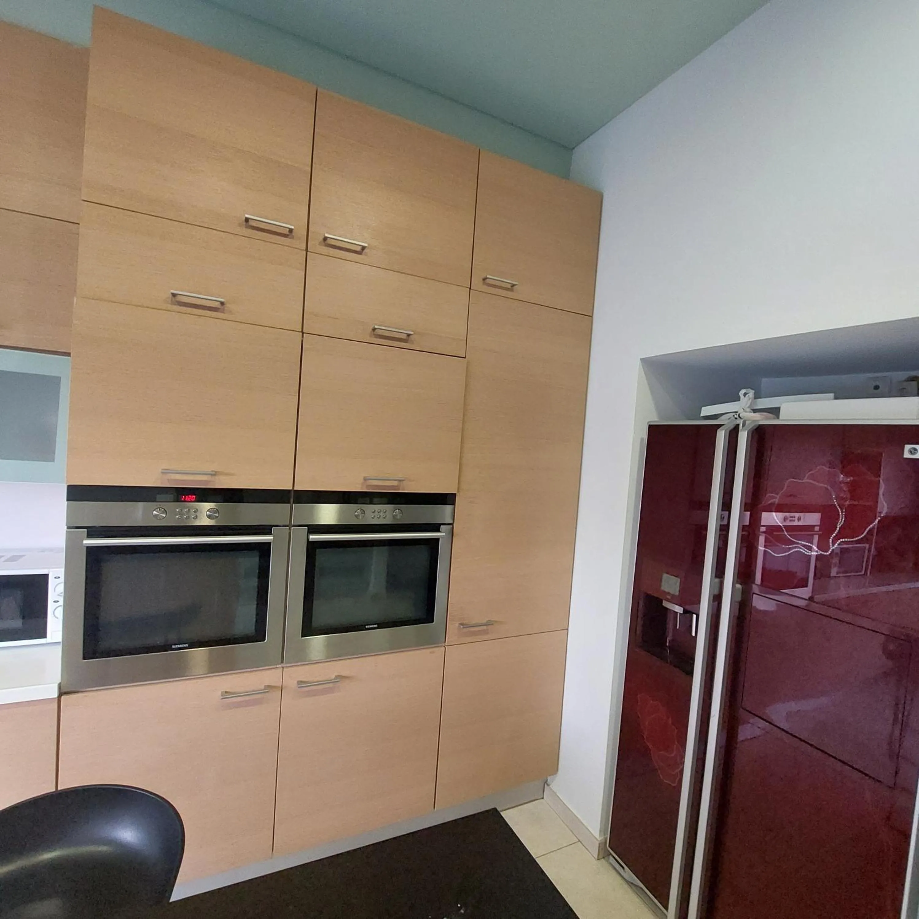Kitchen or kitchenette in BEDWAVE Seaside Mansion