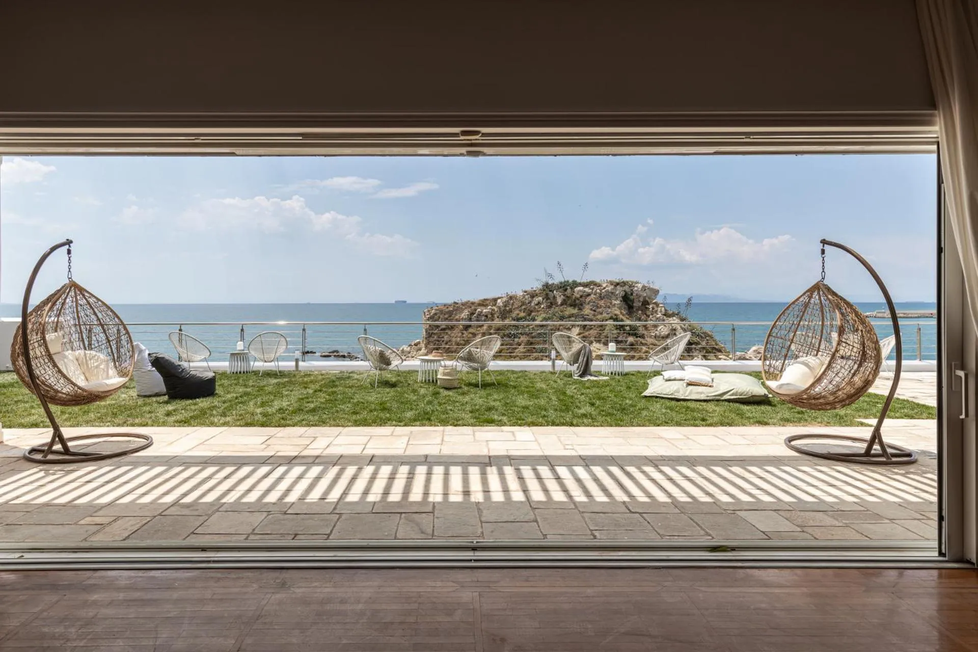 Day in BEDWAVE Seaside Mansion