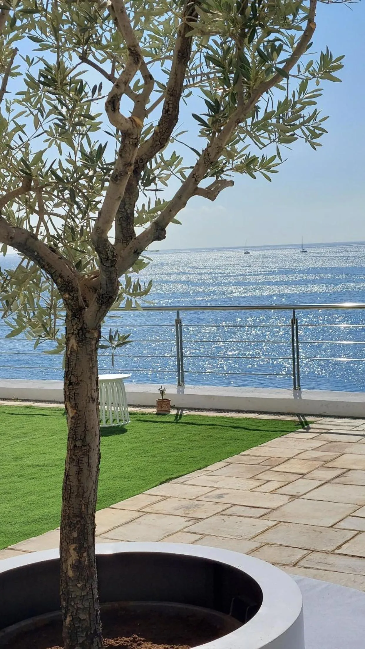 Balcony/Terrace in BEDWAVE Seaside Mansion