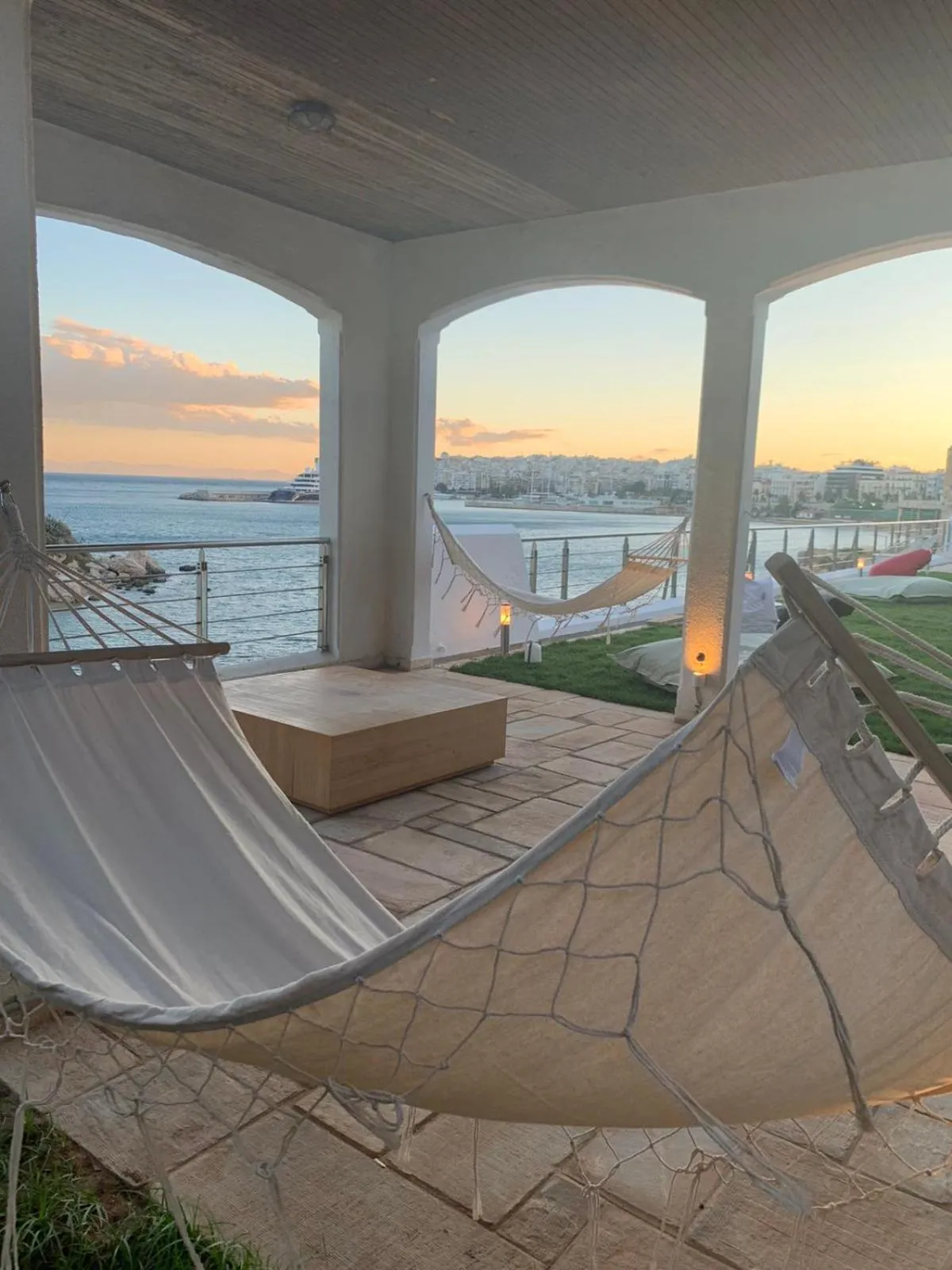 Patio in BEDWAVE Seaside Mansion