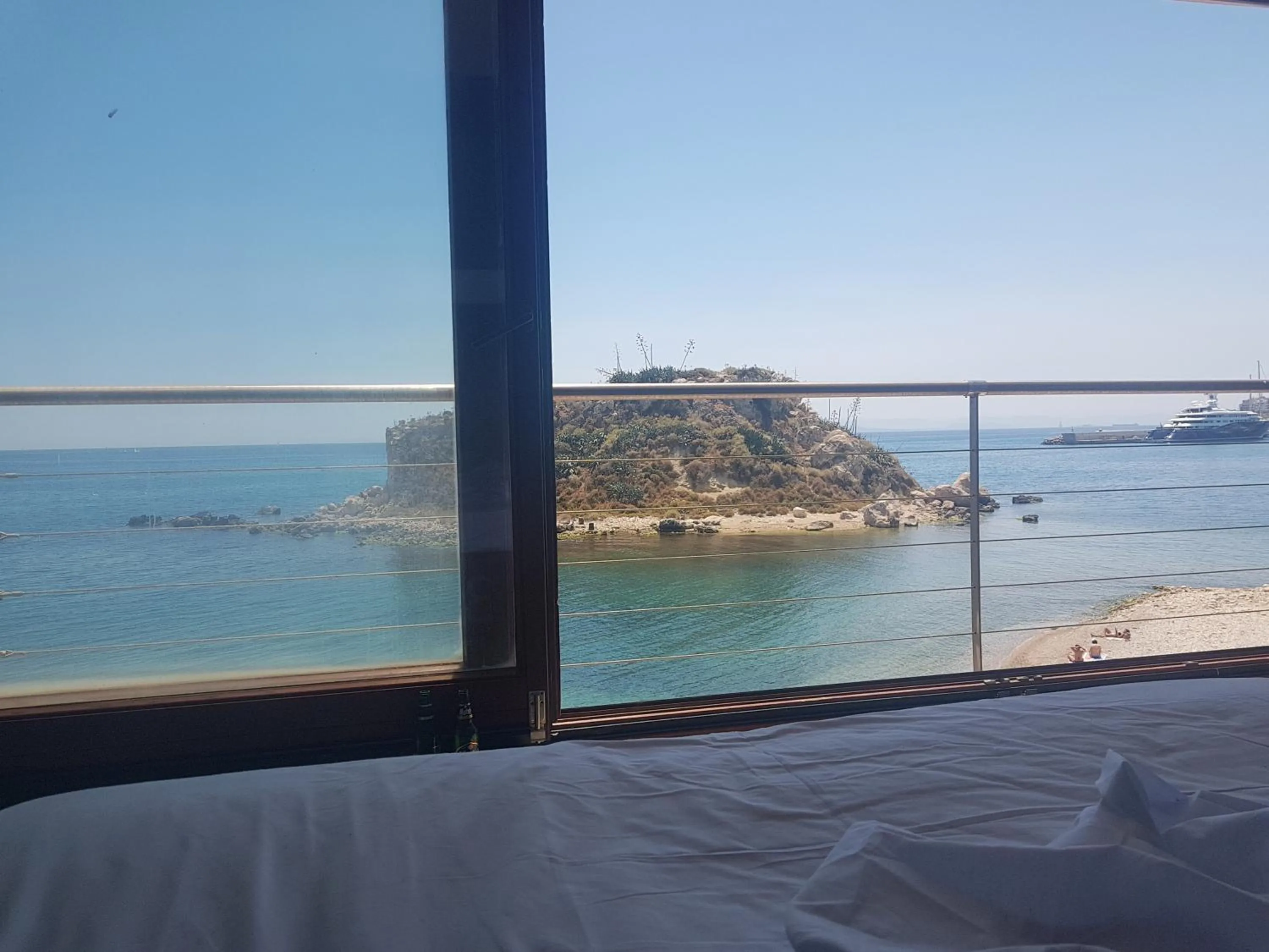 Bed in BEDWAVE Seaside Mansion