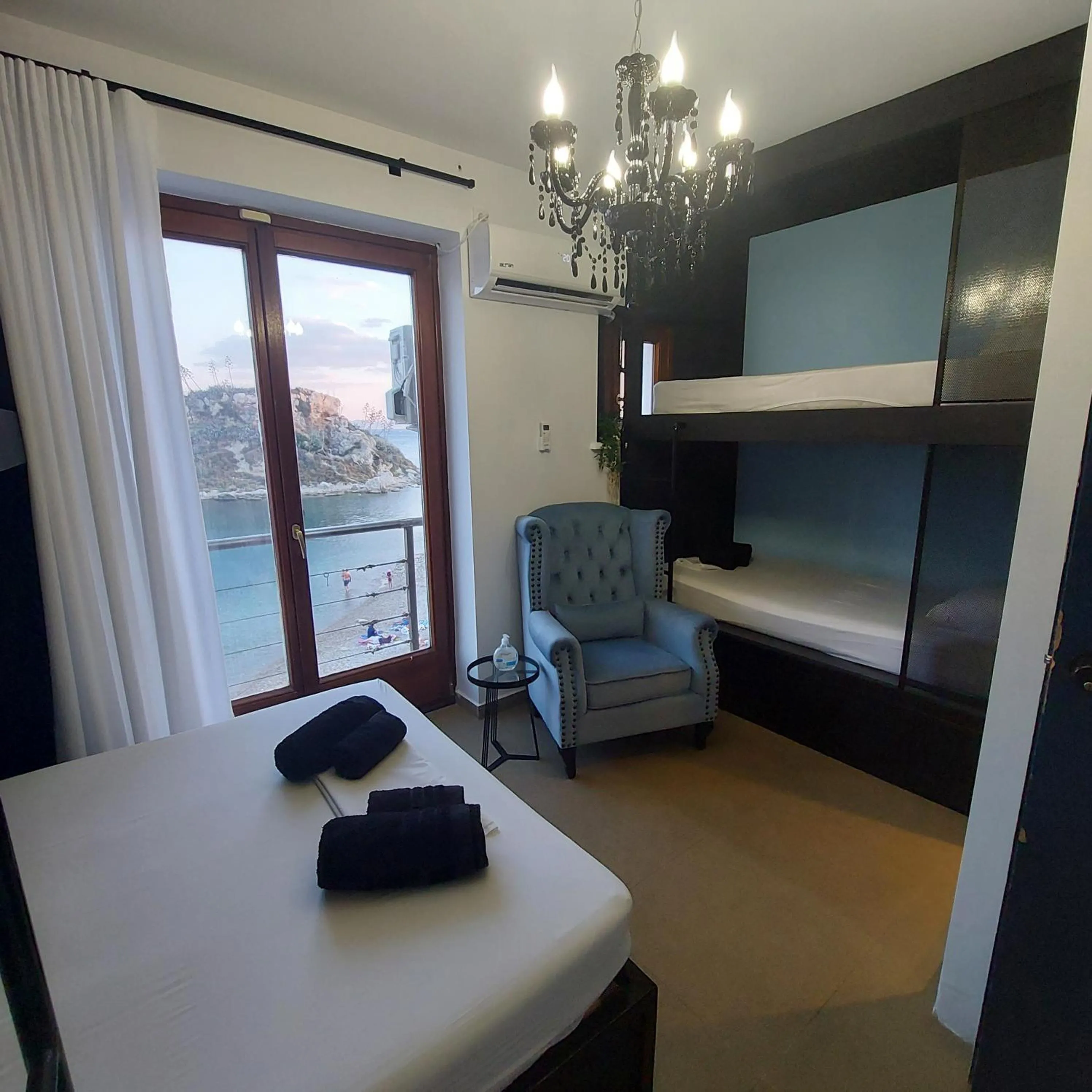 Bedroom, Bed in BEDWAVE Seaside Mansion