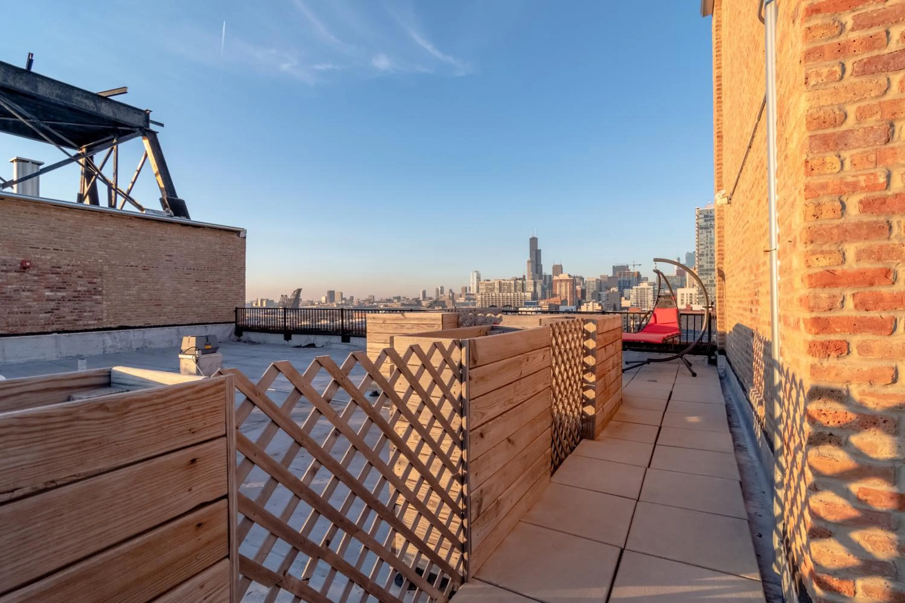 McCormick Place 3BR Luxury Penthouse Duplex with Personal Rooftop and Optional Parking for 8 guests in Chicago South Loop