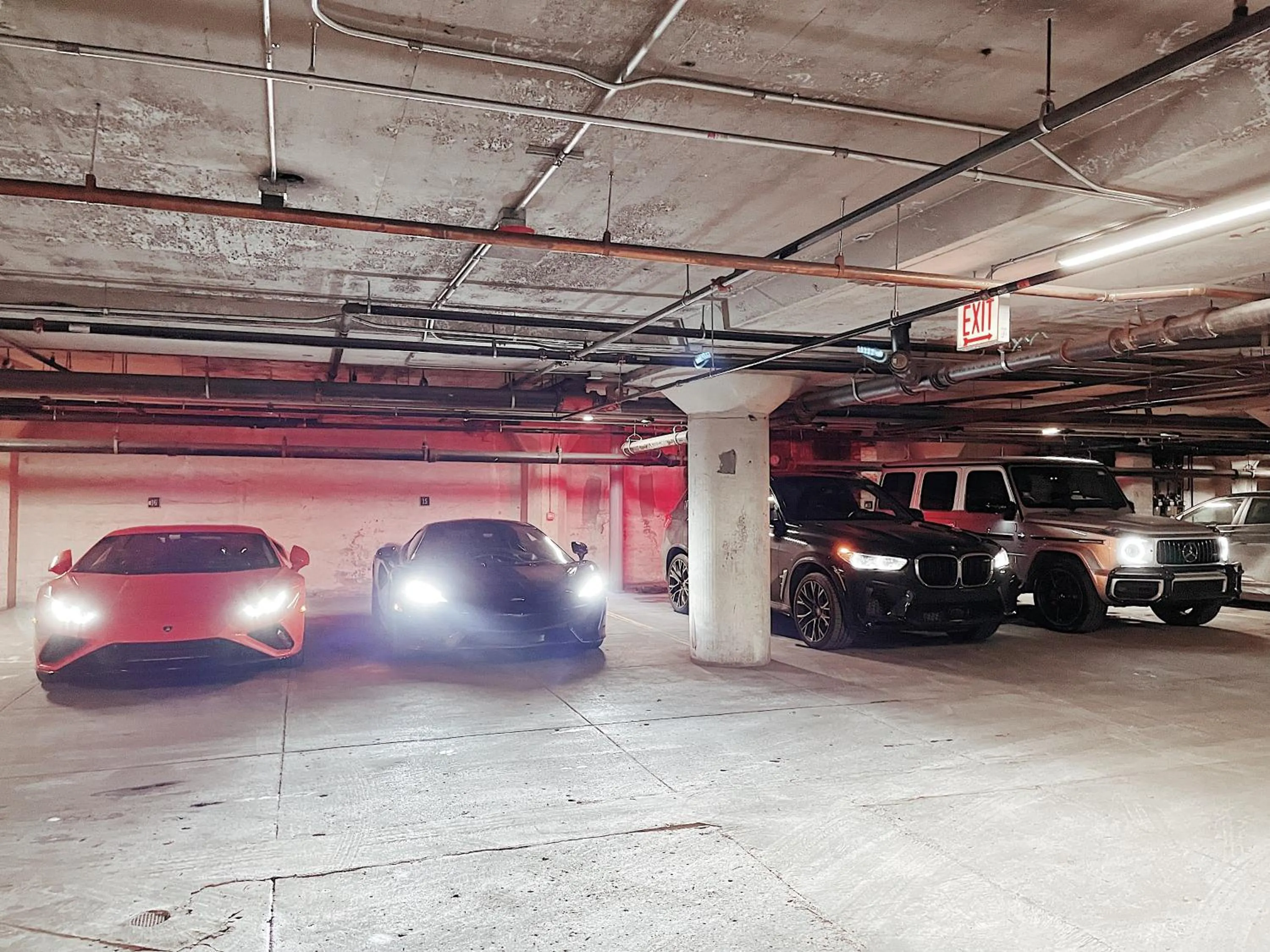 McCormick Place 3BR Luxury Penthouse Duplex with Personal Rooftop and Optional Parking for 8 guests in Chicago South Loop