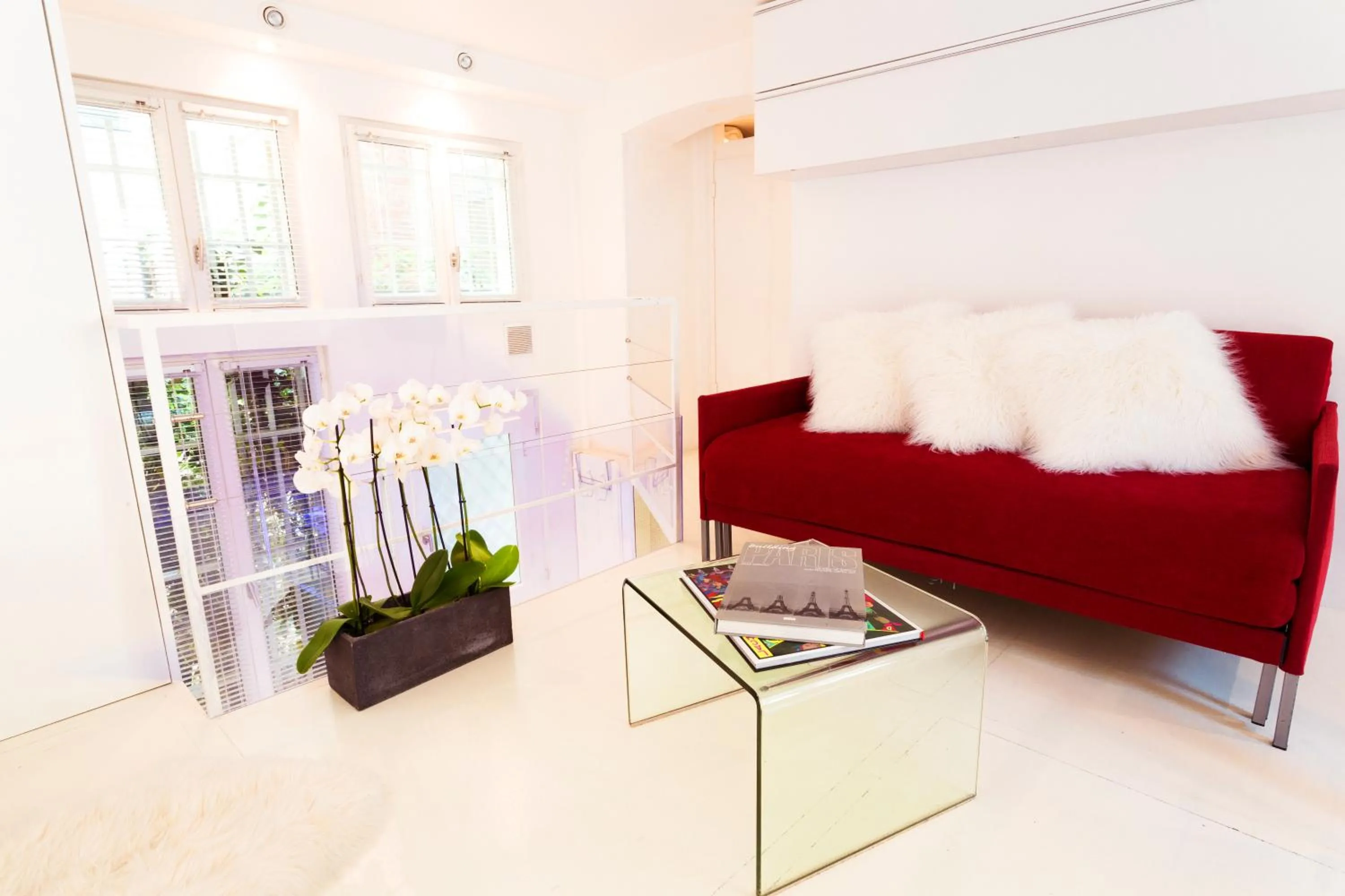 Bed in Stylish,luxury duplex Paris city center