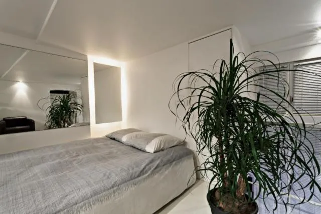 Bed in Stylish,luxury duplex Paris city center