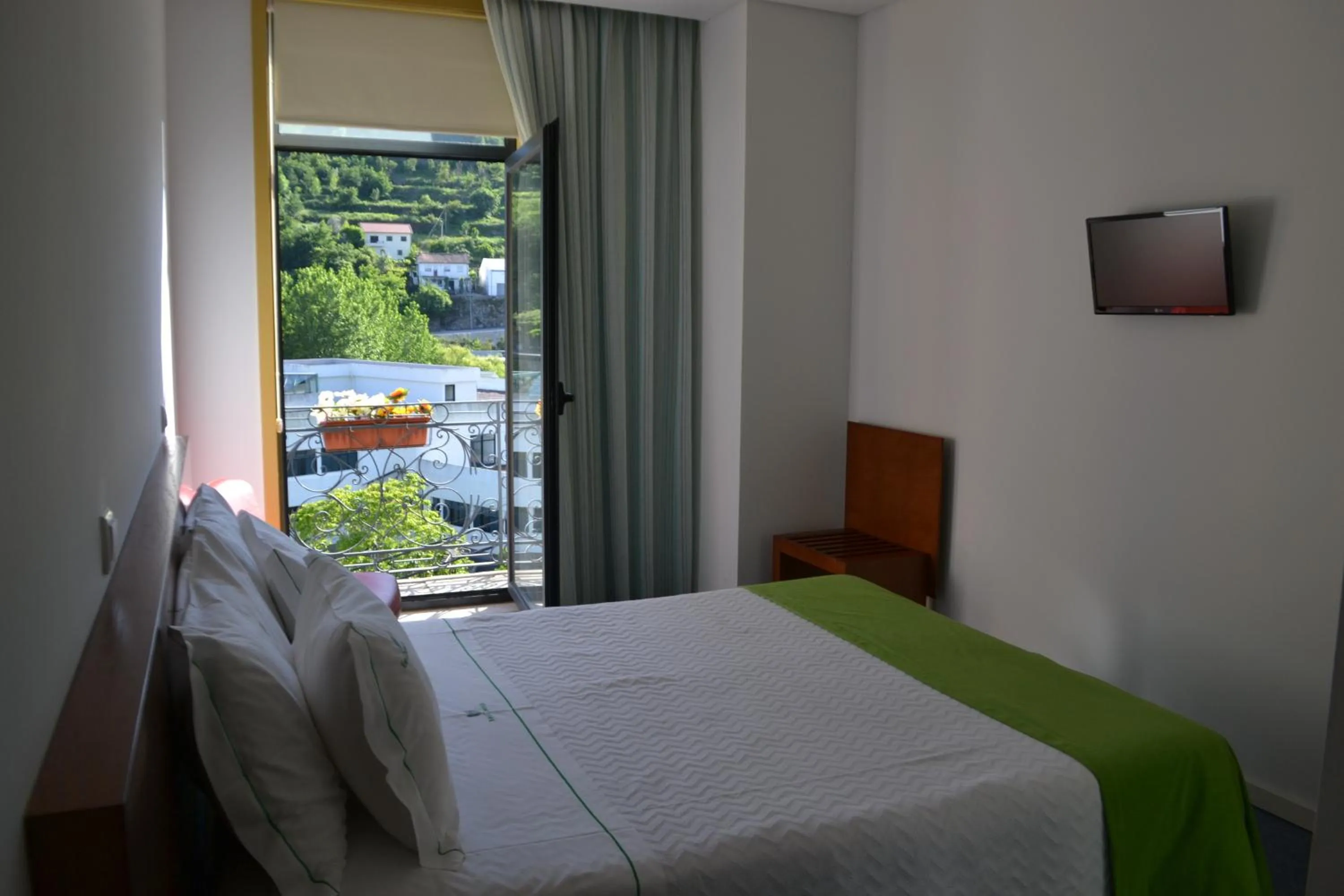 Bedroom, Bed in Hotel Comércio