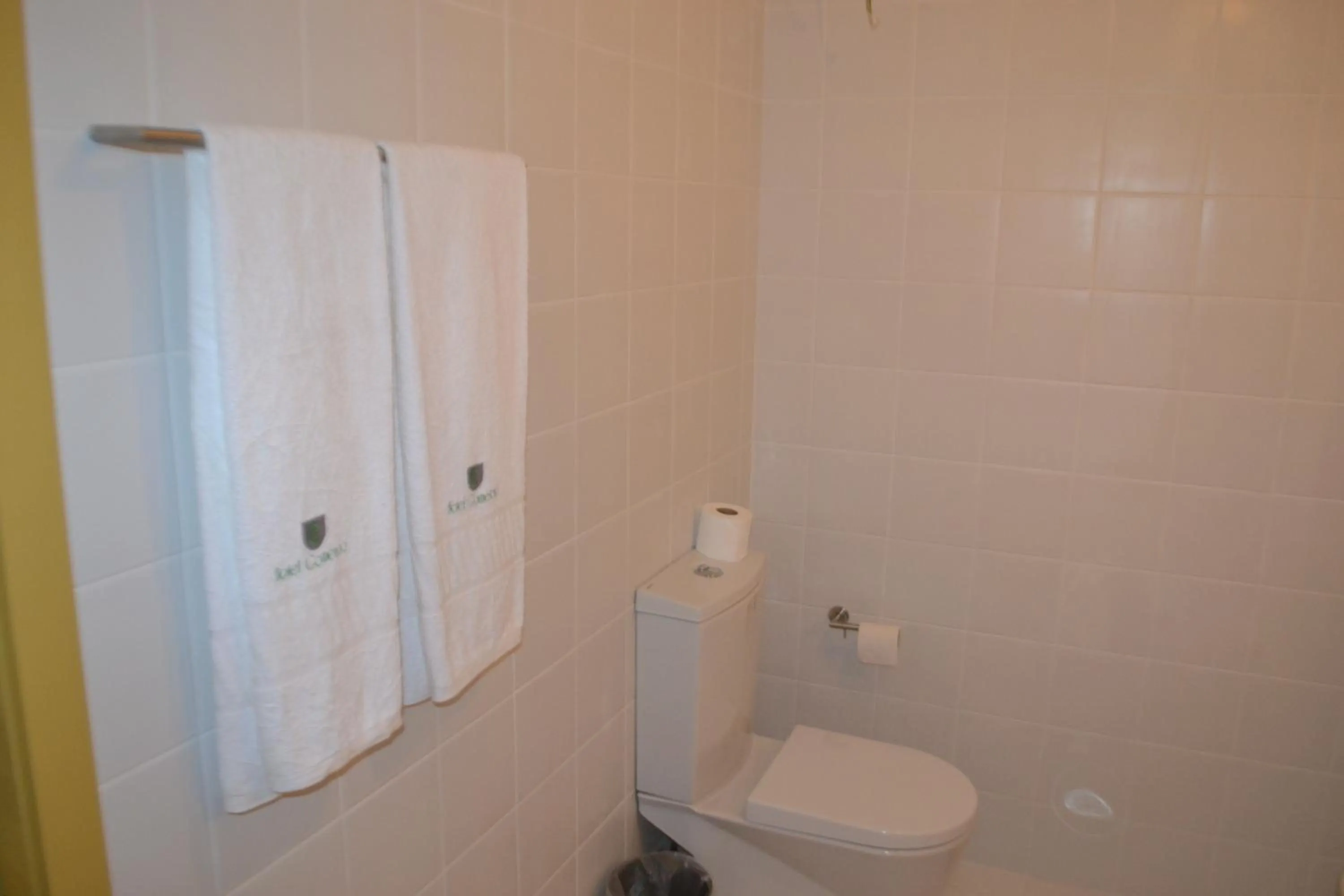 Bathroom in Hotel Comércio