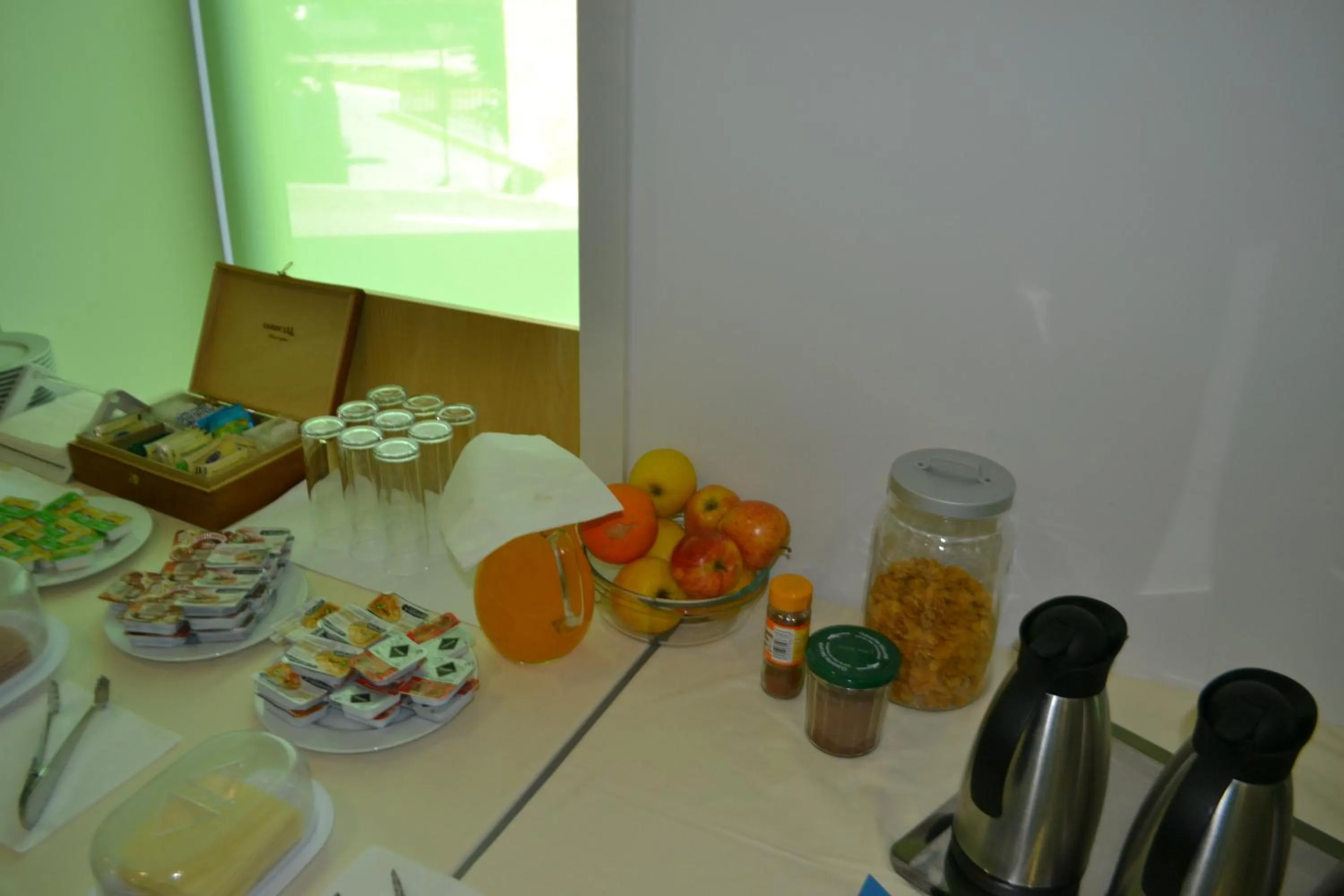 Buffet breakfast in Hotel Comércio