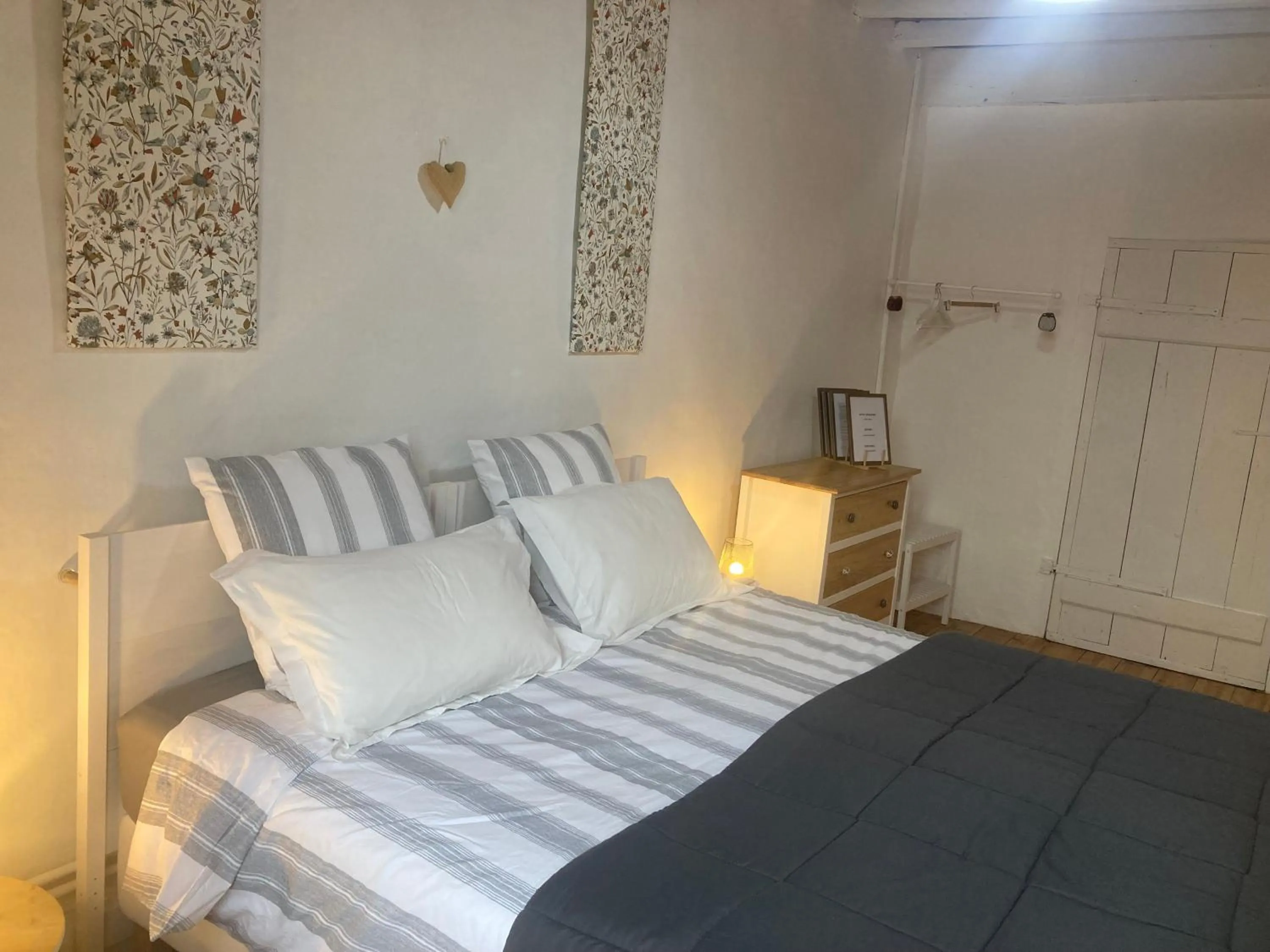 Bedroom, Bed in L'Intemporelle