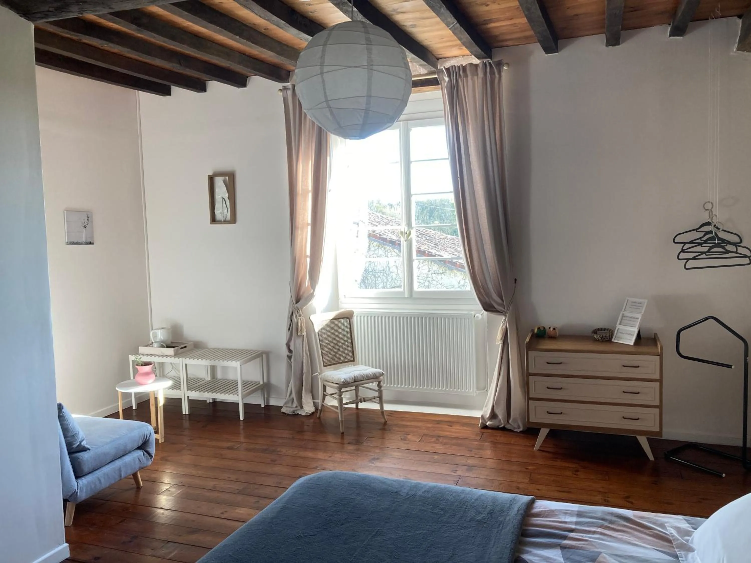 Bedroom, Bed in L'Intemporelle