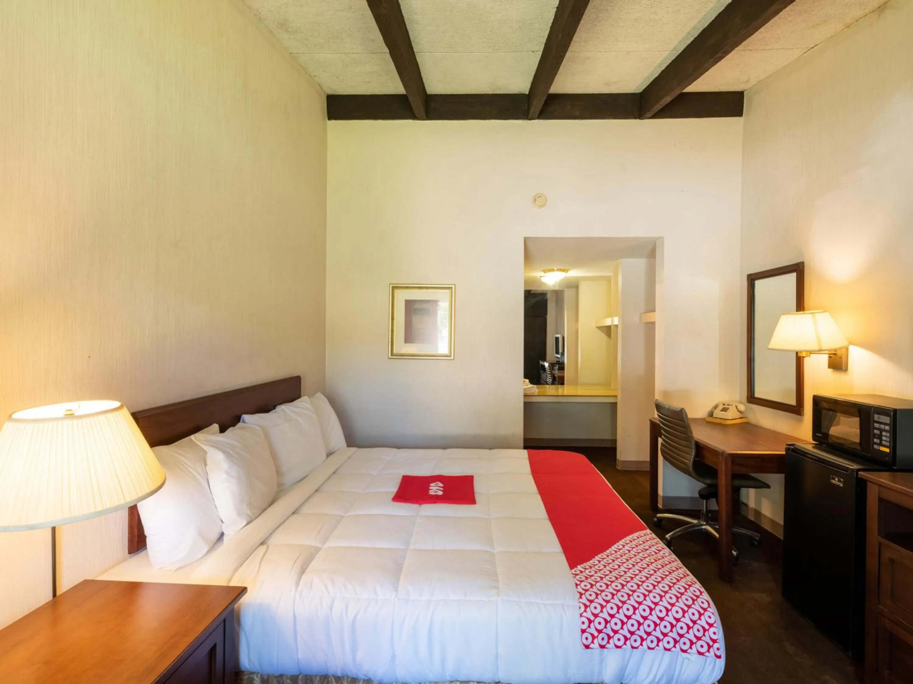 Bedroom in Hotel O Bay City, TX-35