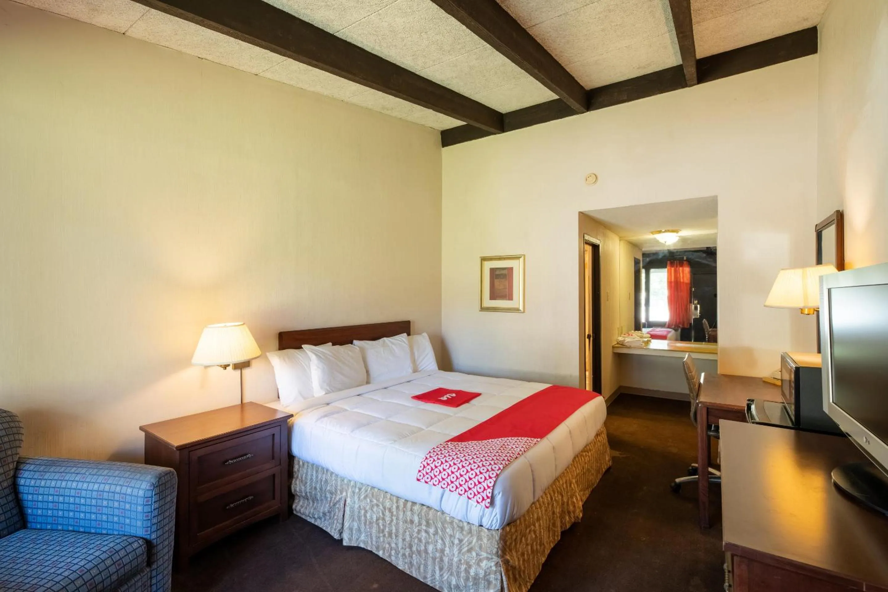 Bedroom in Hotel O Bay City, TX-35