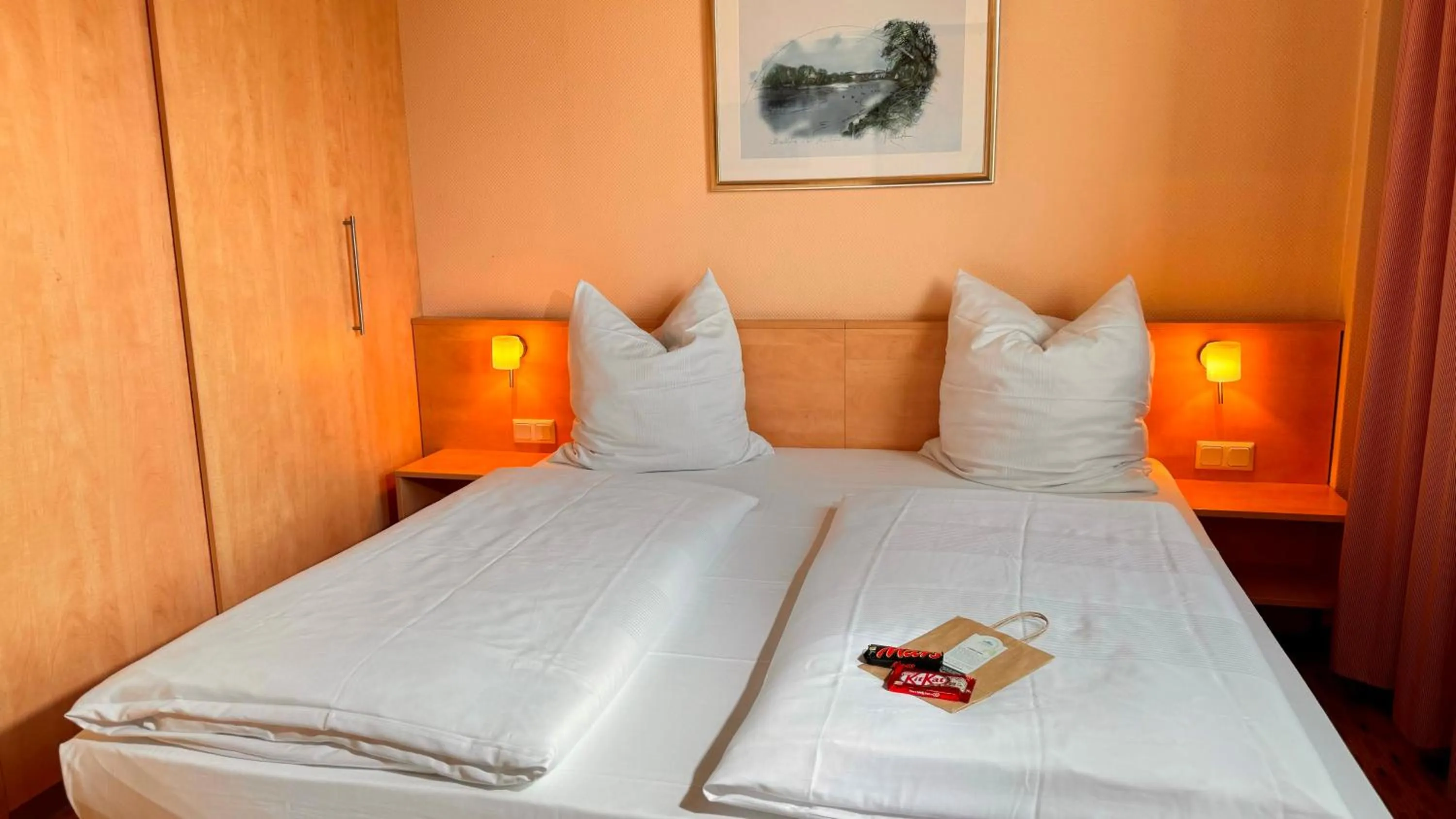 Photo of the whole room, Bed in Hotel Rhein-Ruhr Bottrop