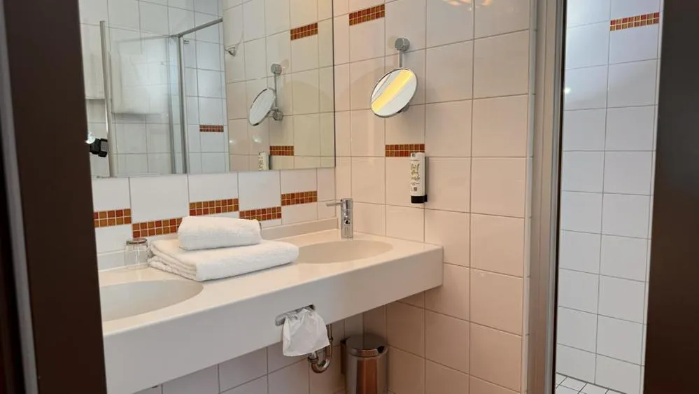 Bathroom in Hotel Rhein-Ruhr Bottrop